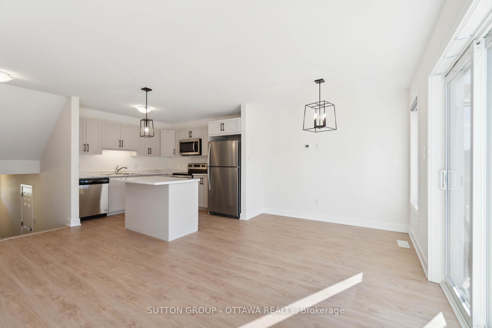 Photo 10 of 90 Staples Boulevard, Smiths Falls — HOMEH