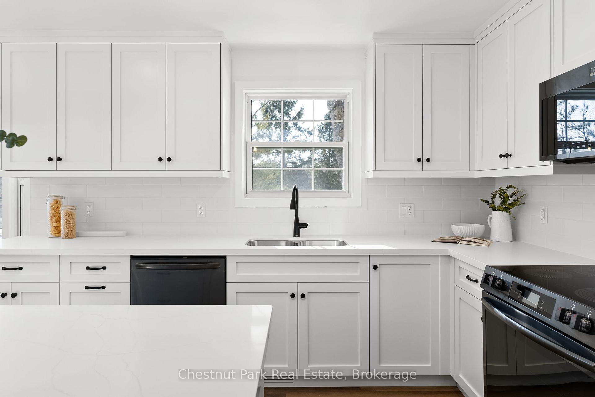 Photo 8 of 16 Clifford Street, Seguin — HOMEH