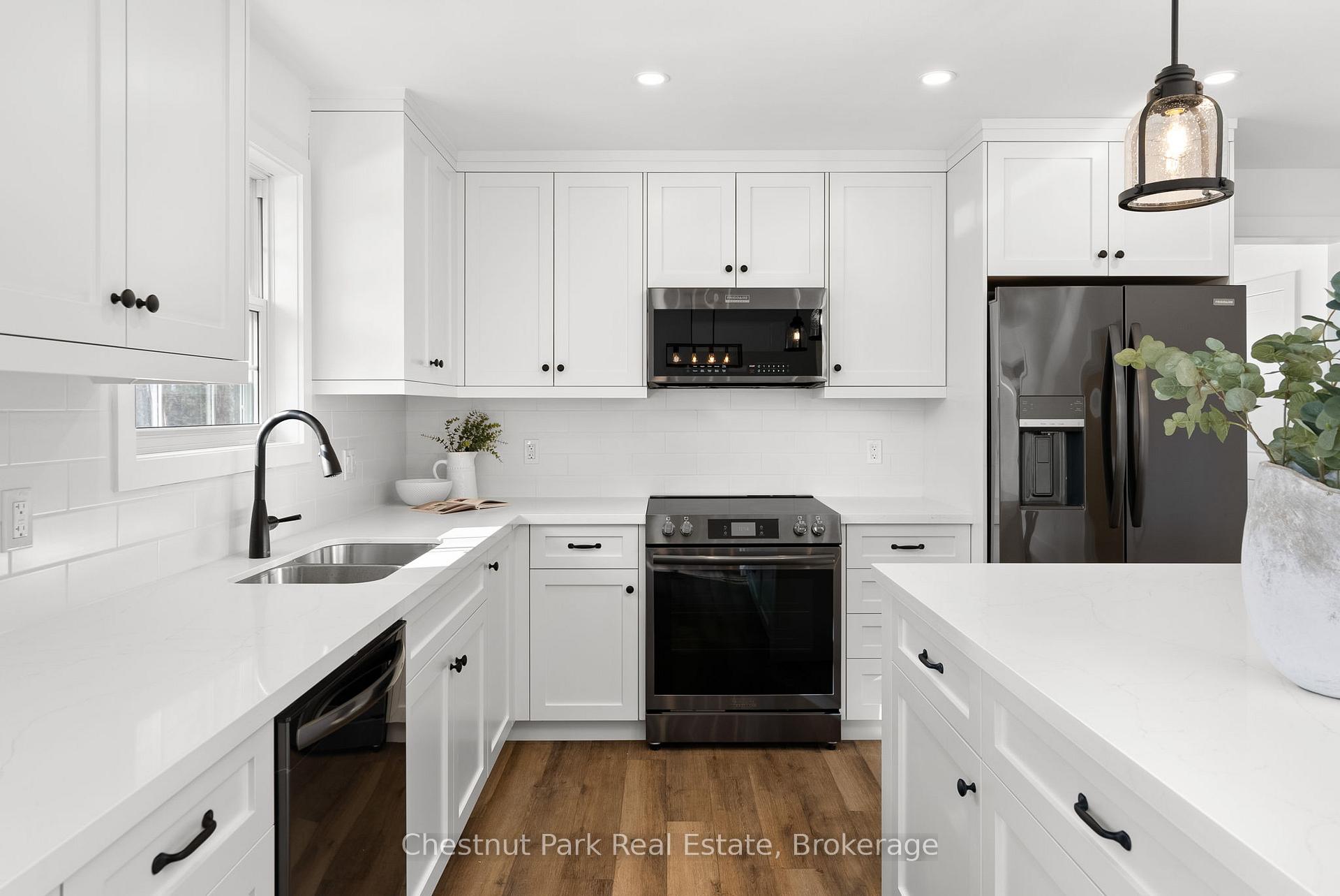 Photo 9 of 16 Clifford Street, Seguin — HOMEH