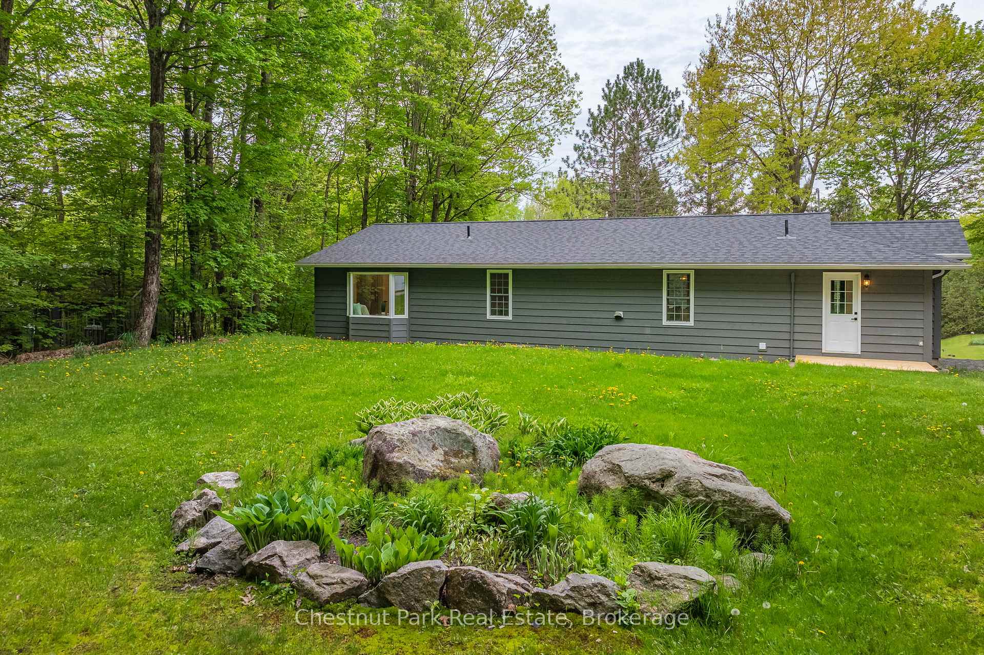 Photo 43 of 16 Clifford Street, Seguin — HOMEH