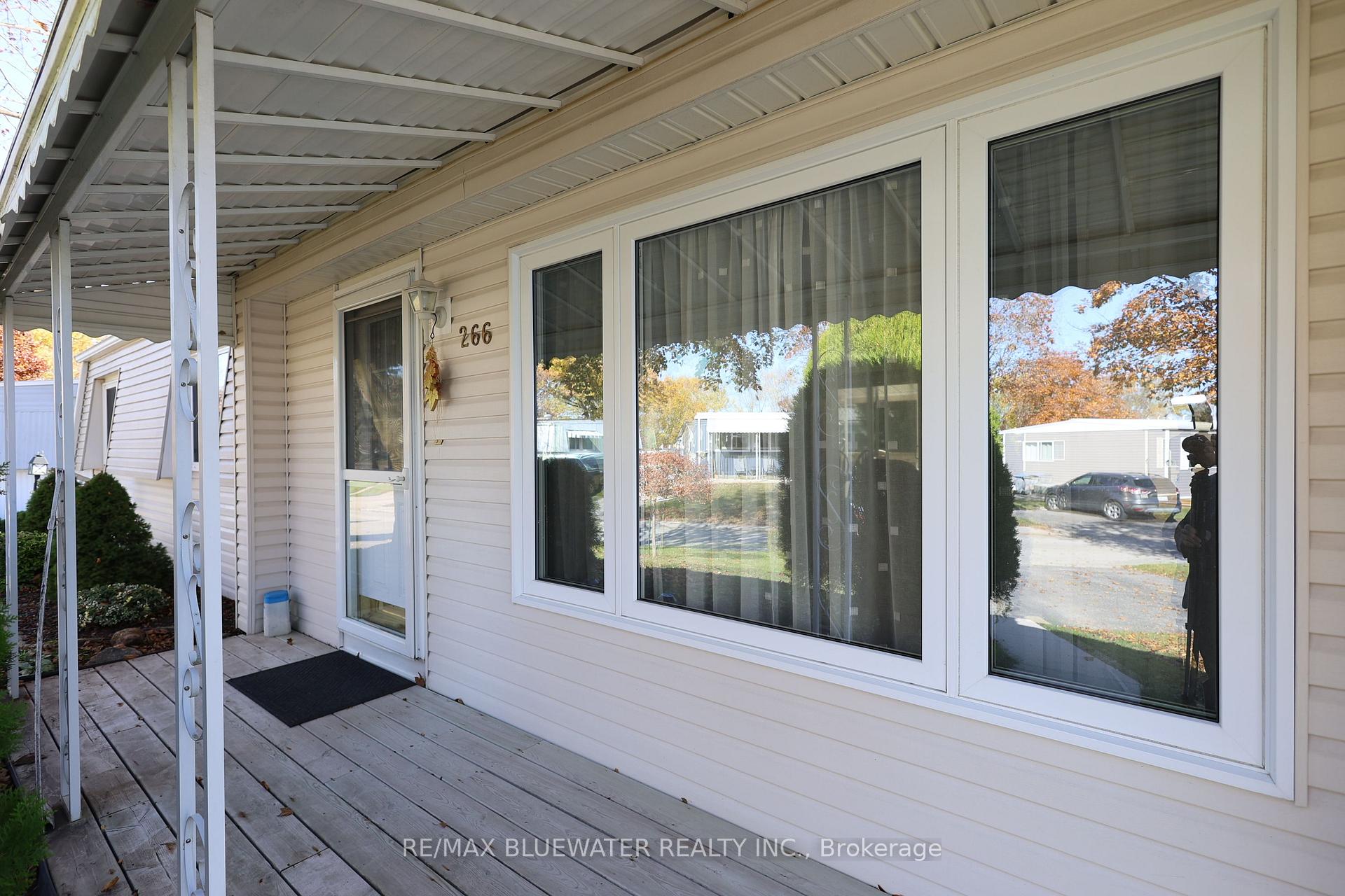 Photo 4 of 266 Pebble Beach Parkway, South Huron, Stephen — HOMEH