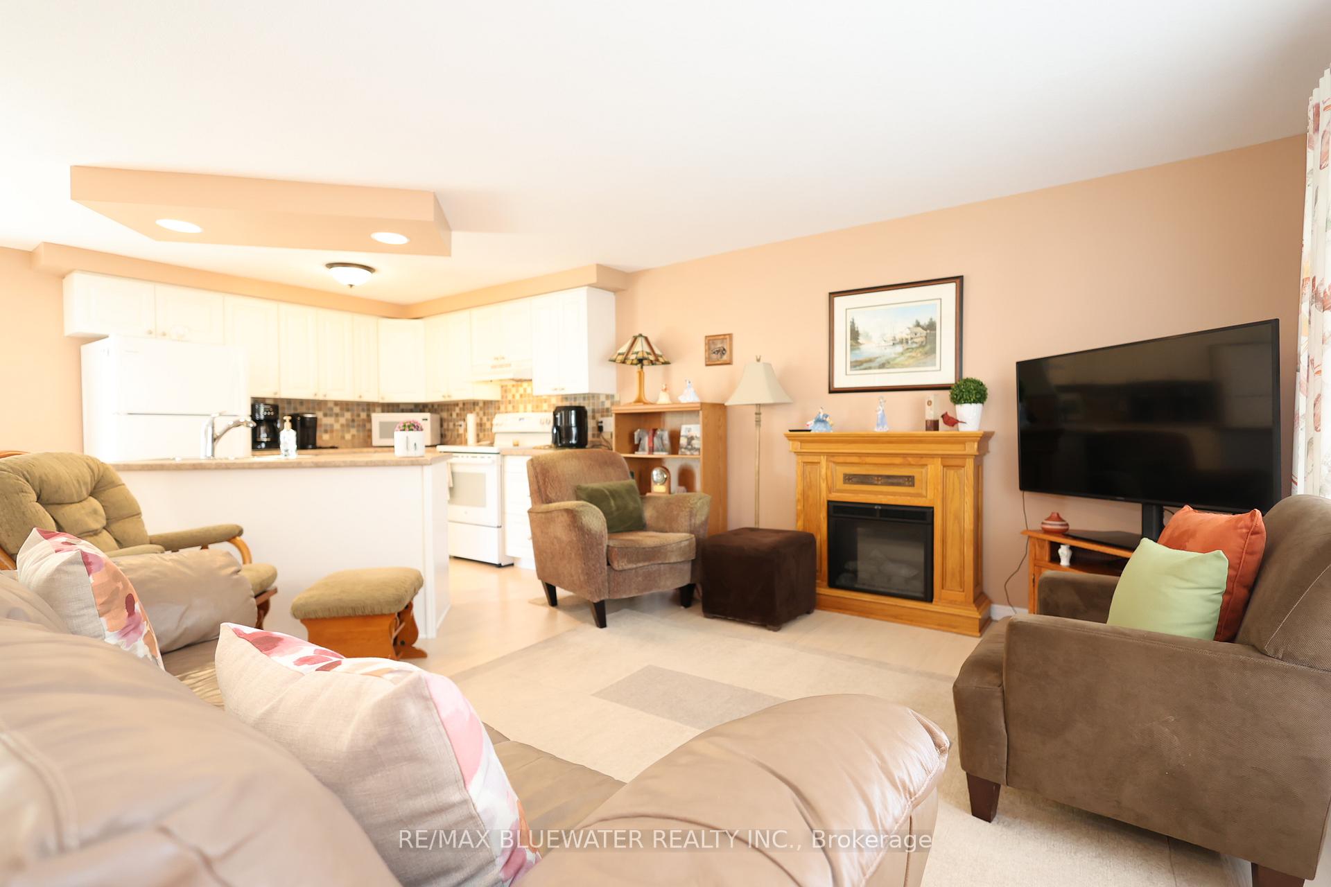 Photo 7 of 266 Pebble Beach Parkway, South Huron, Stephen — HOMEH