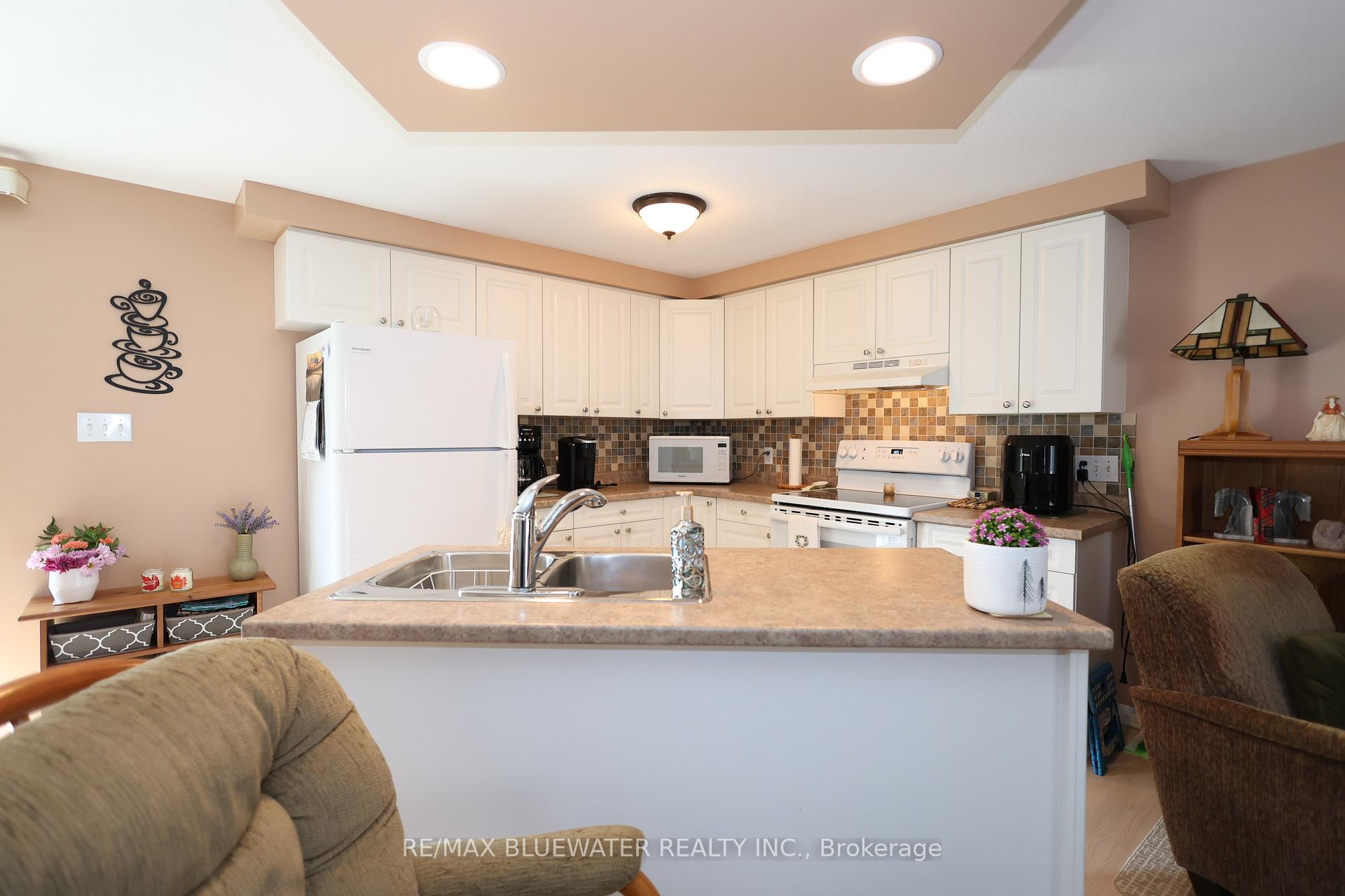 Photo 8 of 266 Pebble Beach Parkway, South Huron, Stephen — HOMEH