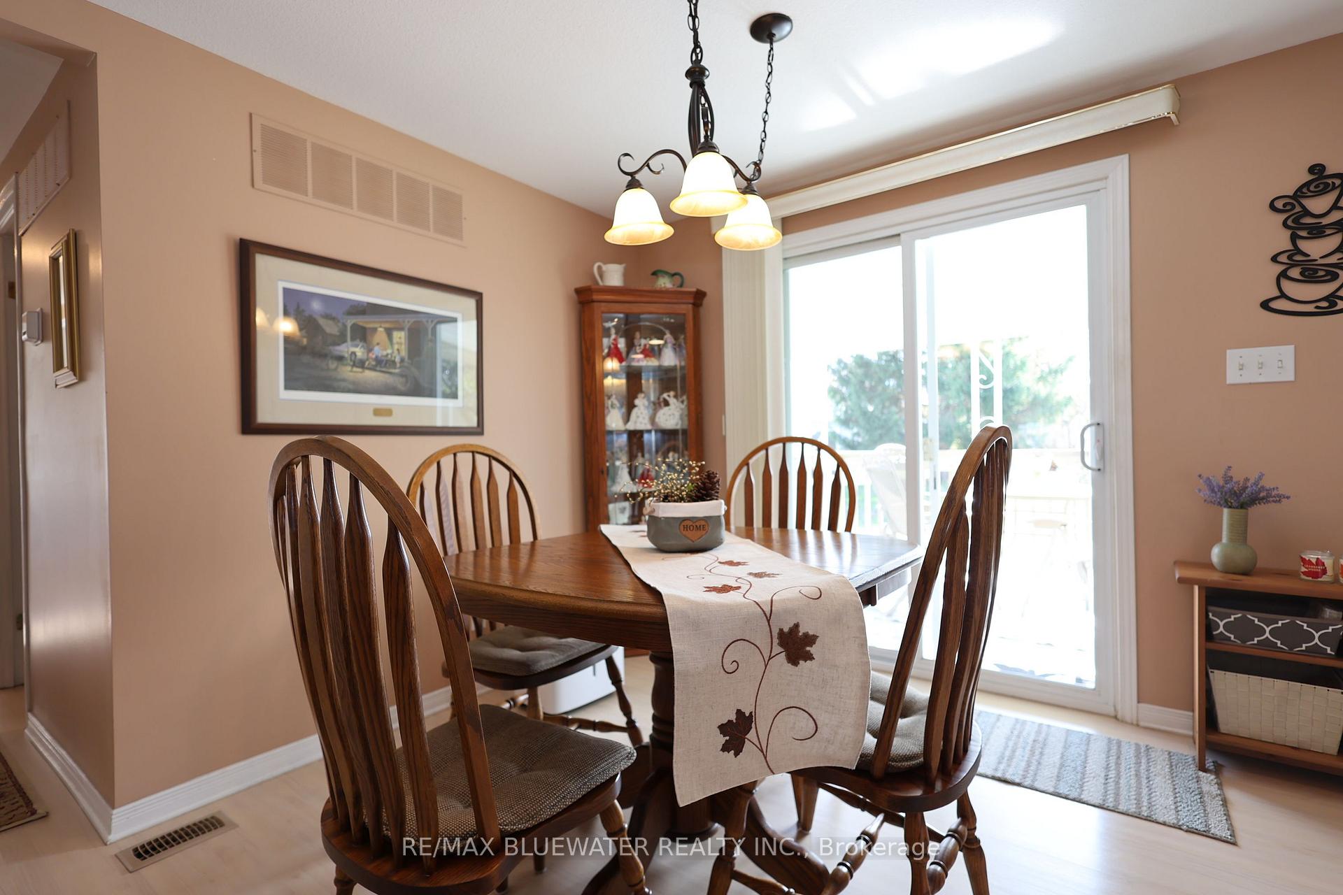 Photo 13 of 266 Pebble Beach Parkway, South Huron, Stephen — HOMEH