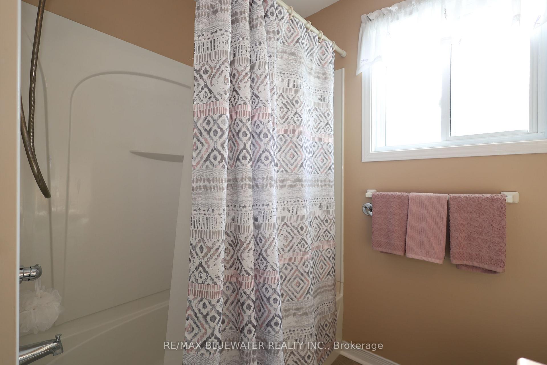 Photo 19 of 266 Pebble Beach Parkway, South Huron, Stephen — HOMEH