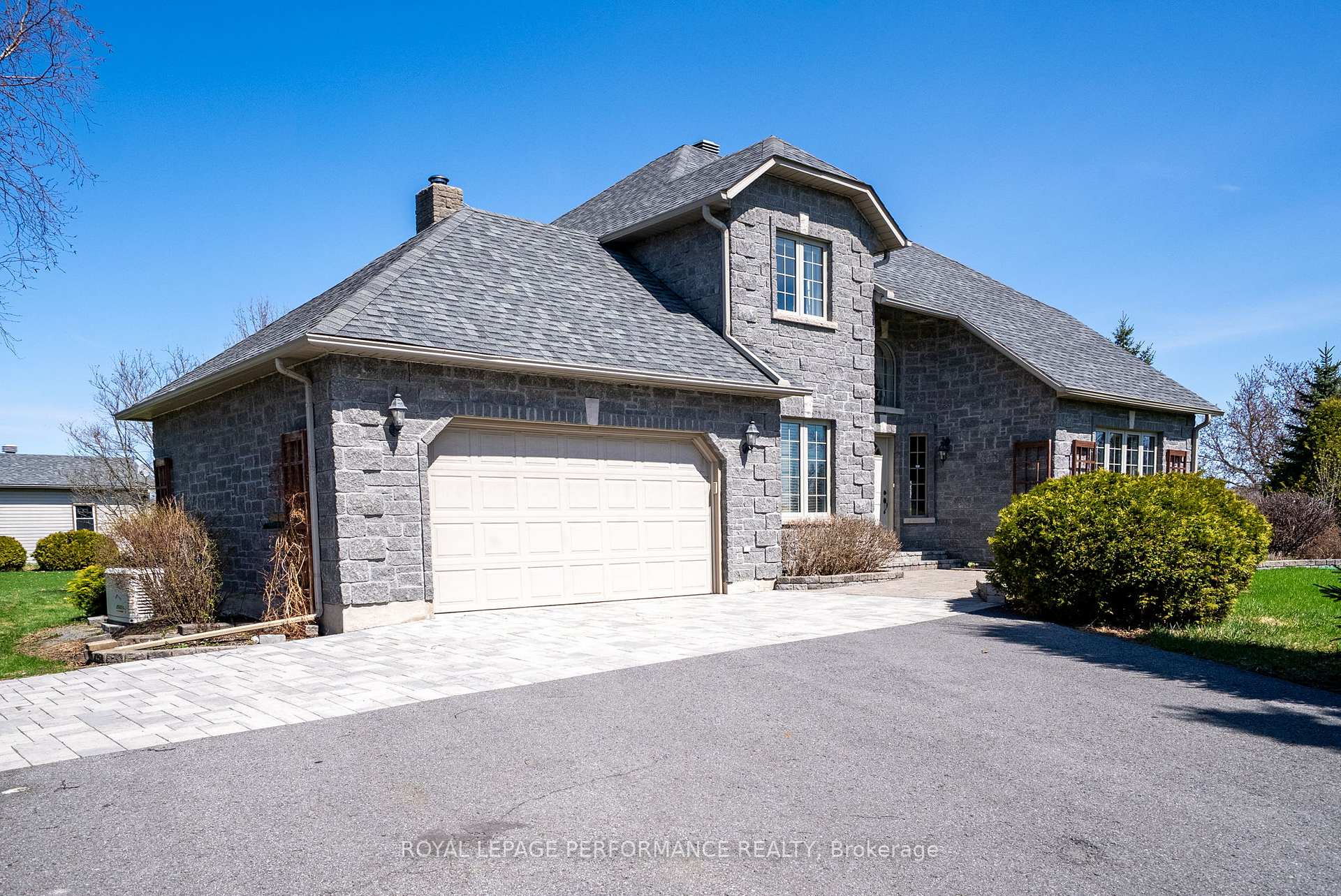 Photo 3 of 19051 County 18 Road, South Glengarry, South Glengarry (Charlottenburgh) Twp — HOMEH