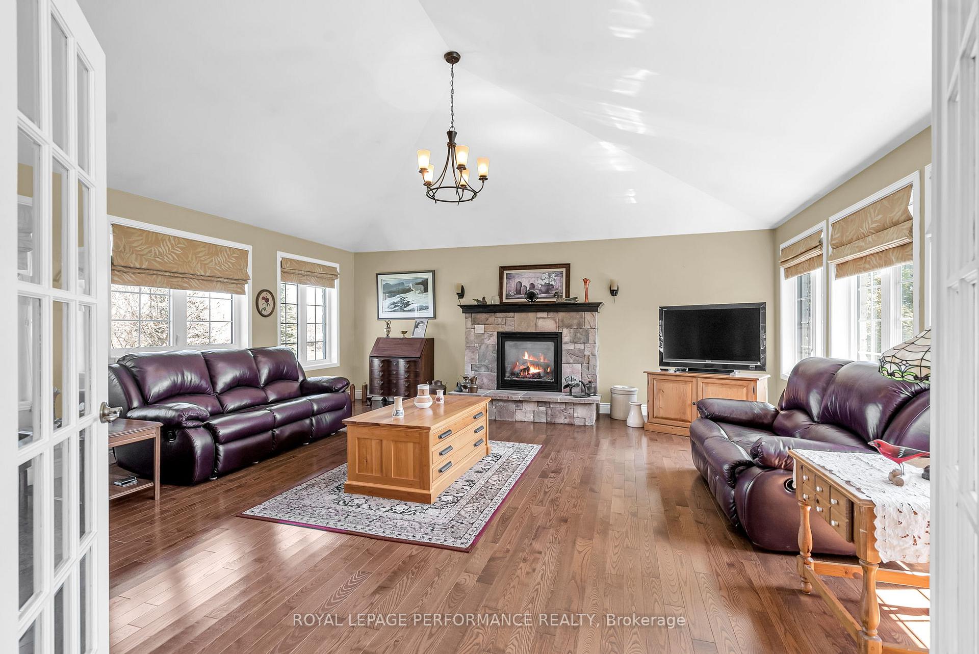 Photo 7 of 19051 County 18 Road, South Glengarry, South Glengarry (Charlottenburgh) Twp — HOMEH