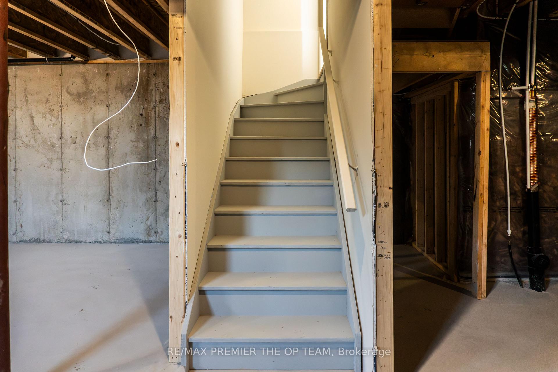 Photo 16 of 154 North Garden Boulevard, Scugog, Port Perry — HOMEH