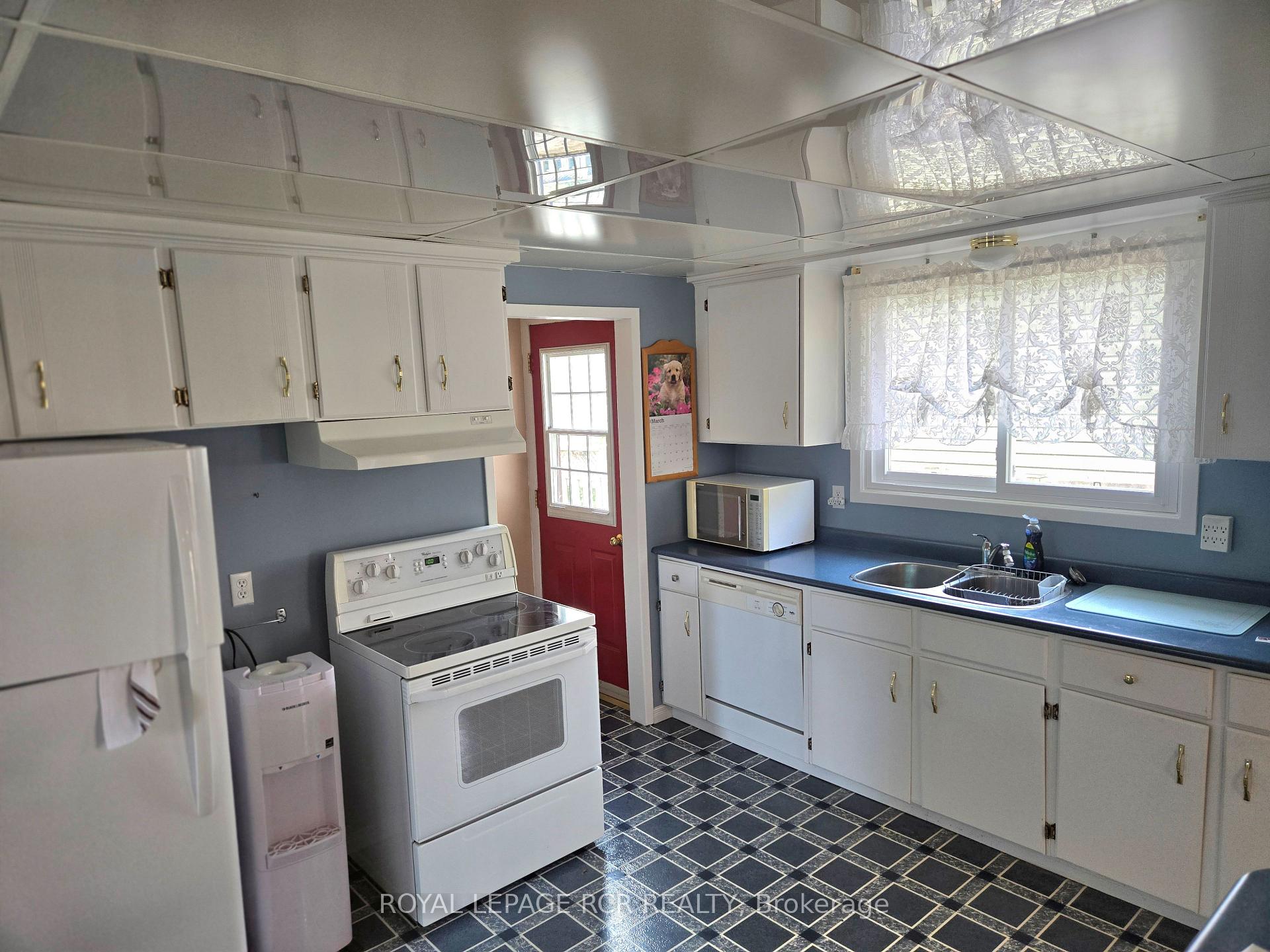 Photo 2 of 412 Robert Street, Shelburne — HOMEH