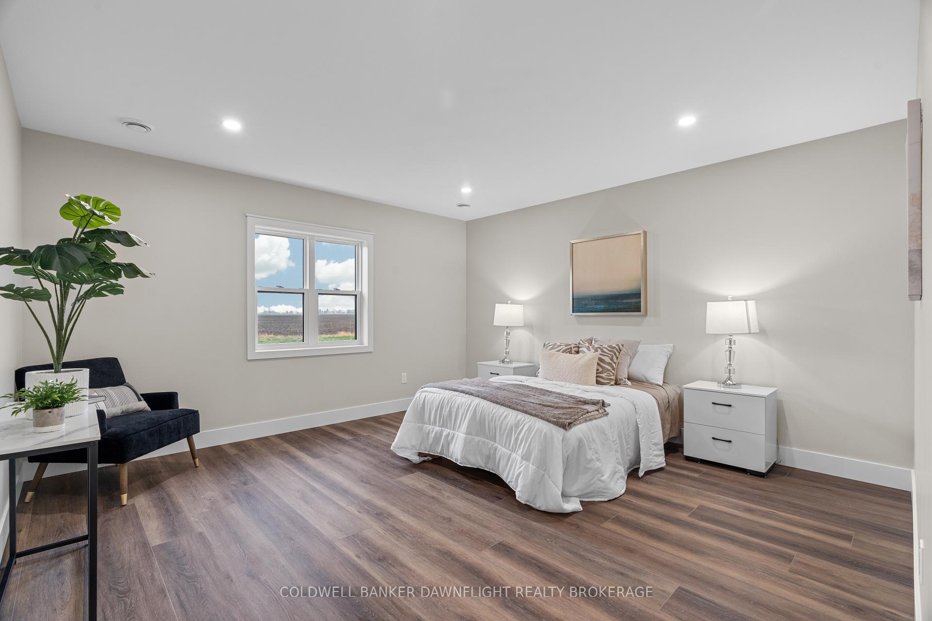 Photo 5 of 137 Victoria Avenue E, South Huron, Stephen — HOMEH