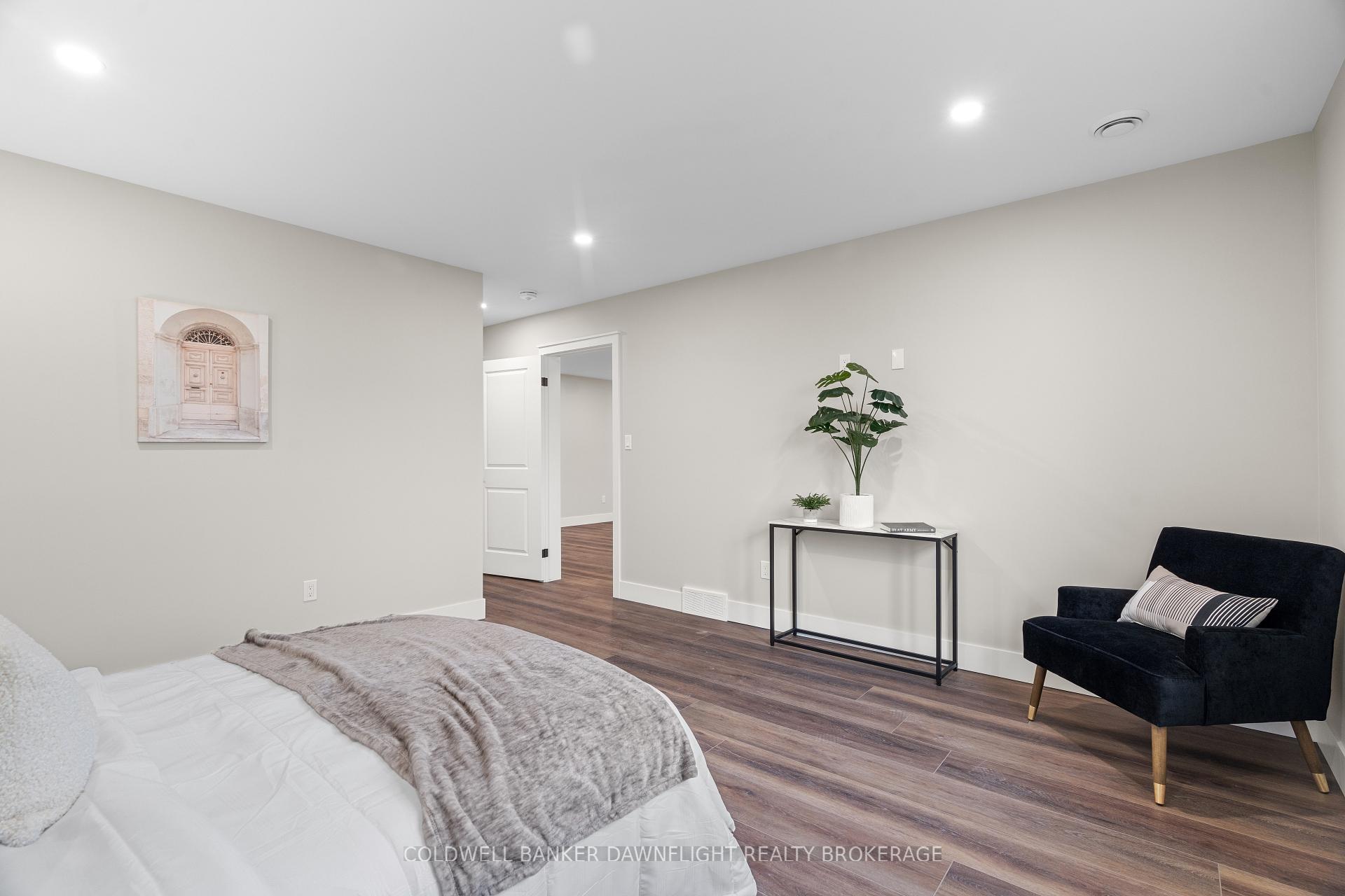 Photo 8 of 137 Victoria Avenue E, South Huron, Stephen — HOMEH