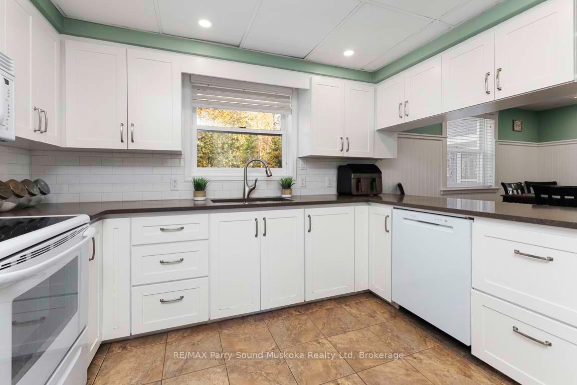 Photo 12 of 33 Humphrey Drive, Seguin — HOMEH