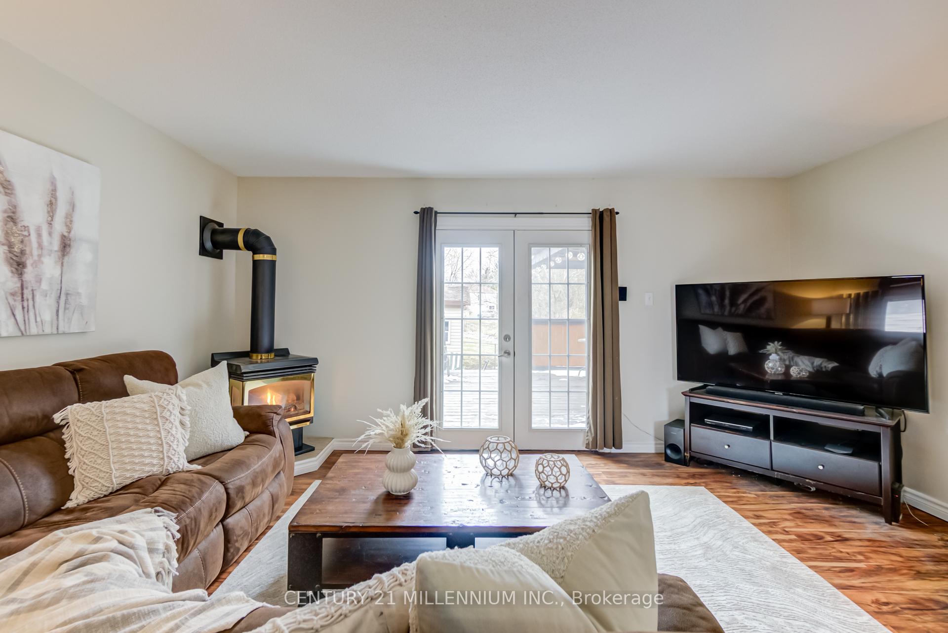 Photo 6 of 514 Pineview Gardens, Shelburne — HOMEH