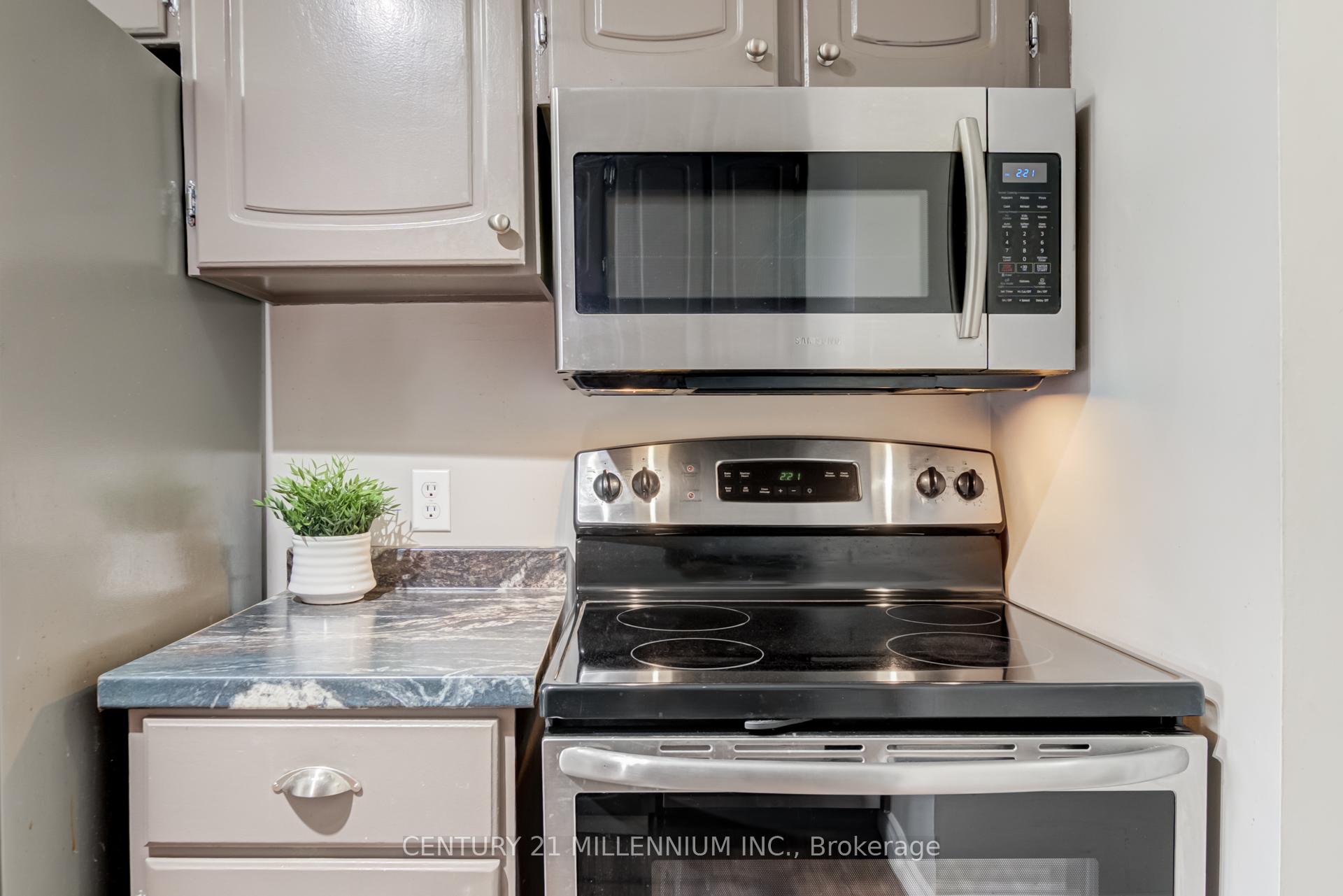 Photo 11 of 514 Pineview Gardens, Shelburne — HOMEH