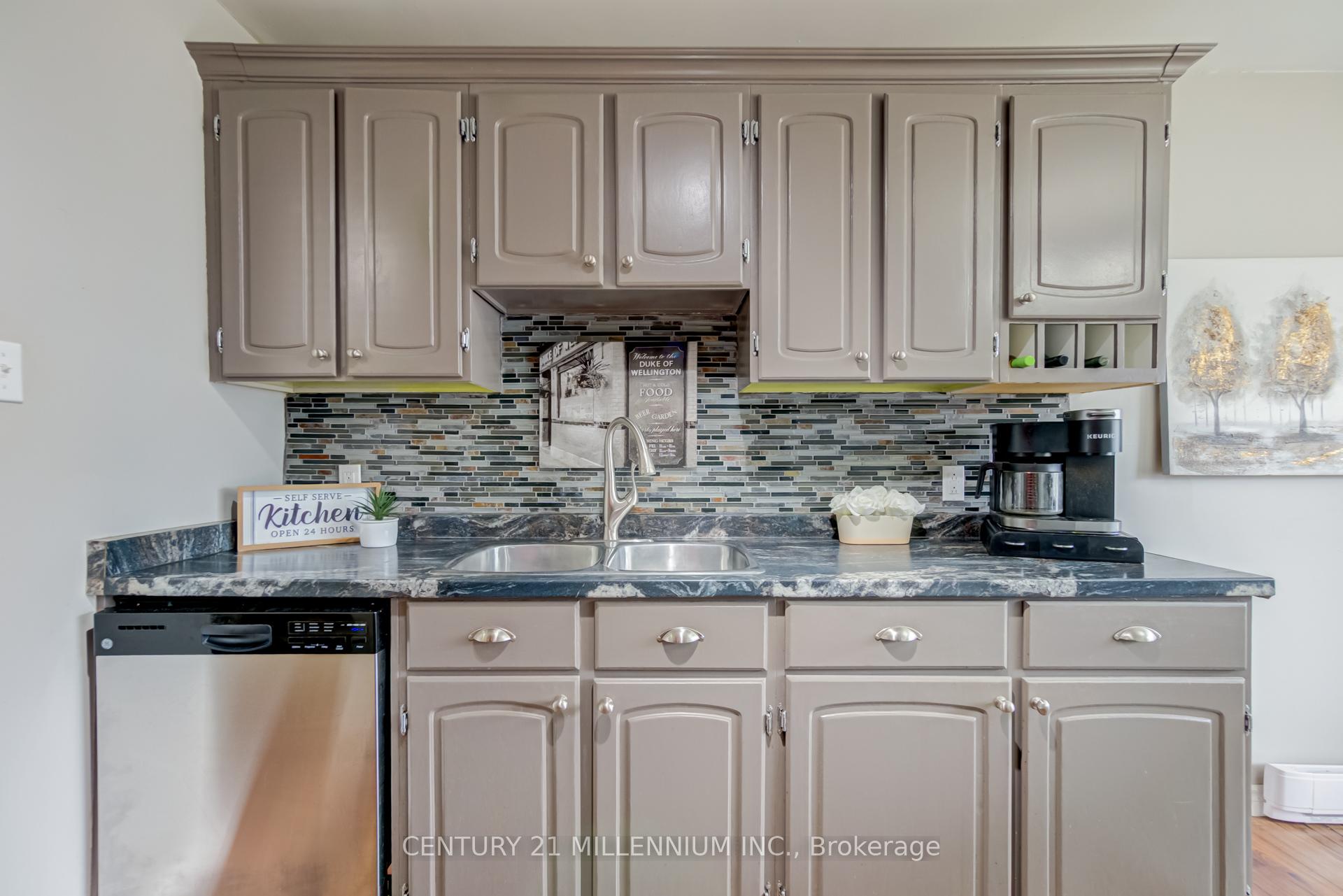 Photo 12 of 514 Pineview Gardens, Shelburne — HOMEH
