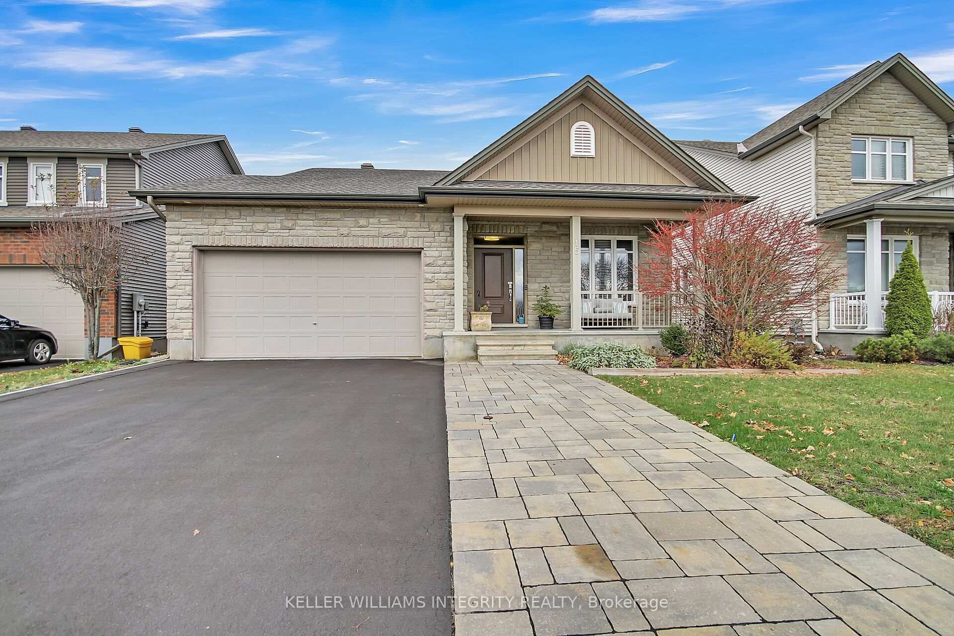 Front of 15 York Crossing