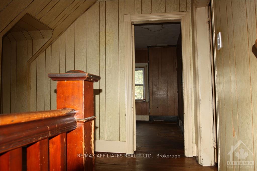 Photo 8 of 24 Montague Street, Smiths Falls — HOMEH