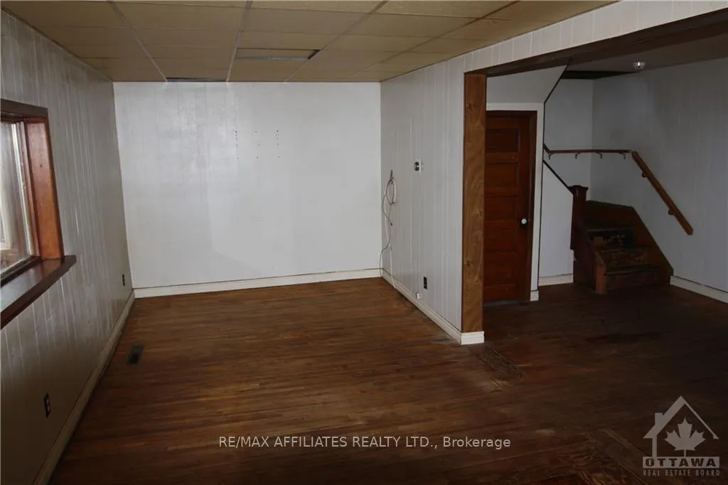 Photo 11 of 24 Montague Street, Smiths Falls — HOMEH