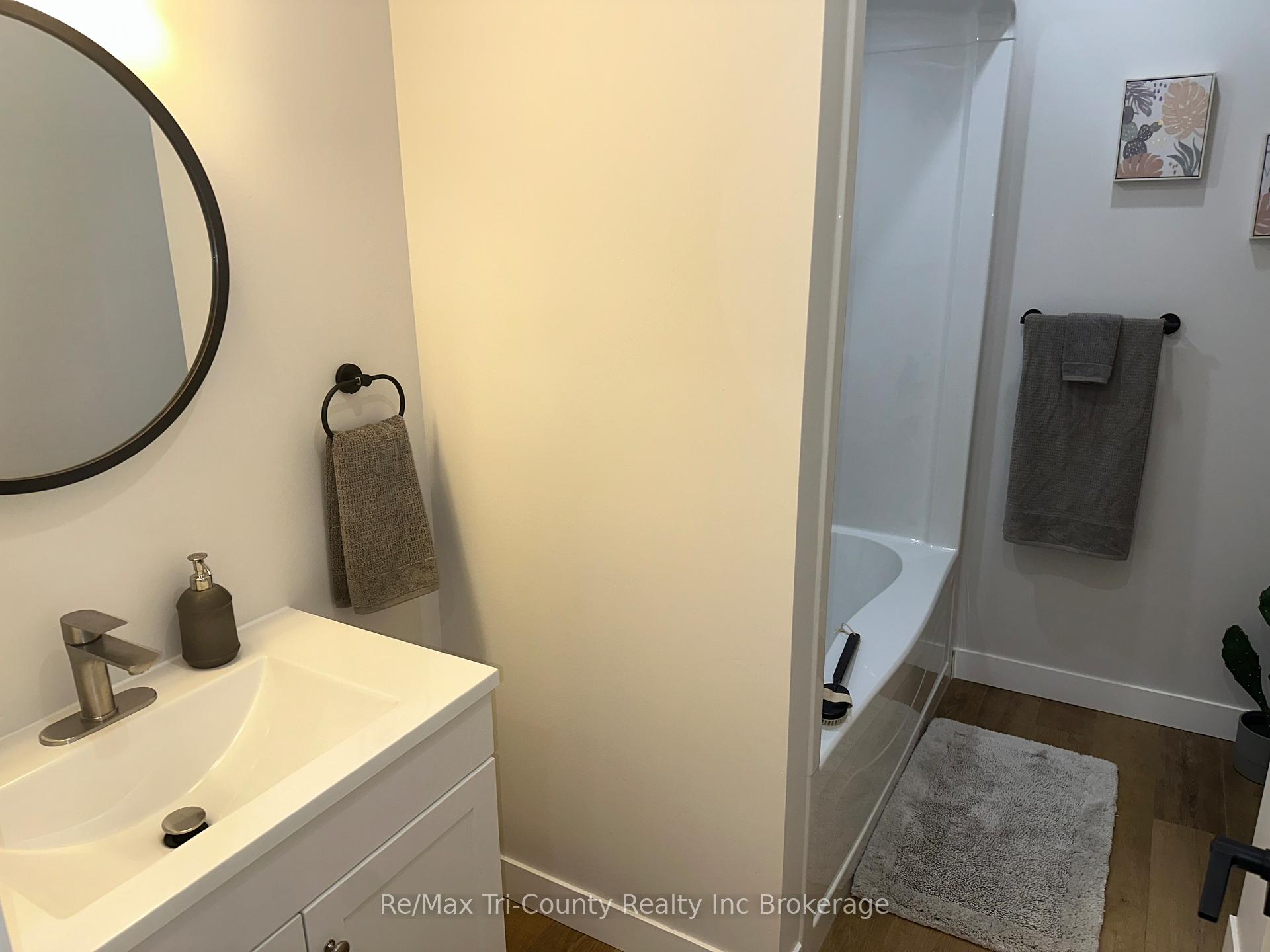 Photo 17 of 40032 Talbot Line W, Southwold, Talbotville — HOMEH