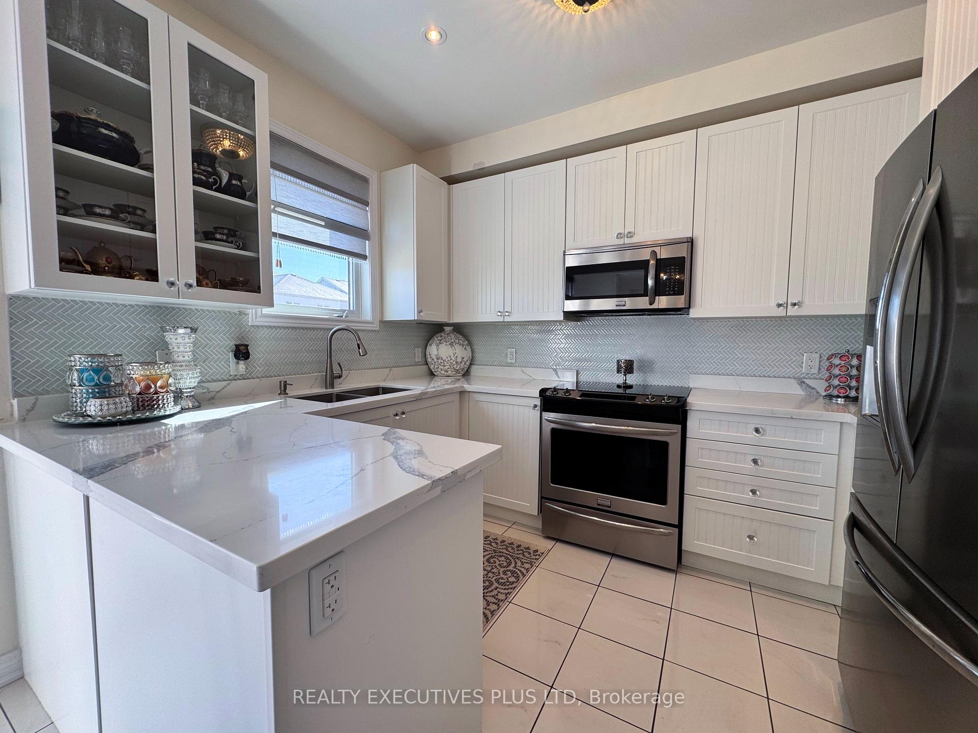 Photo 15 of 236 Johnson Drive, Shelburne — HOMEH
