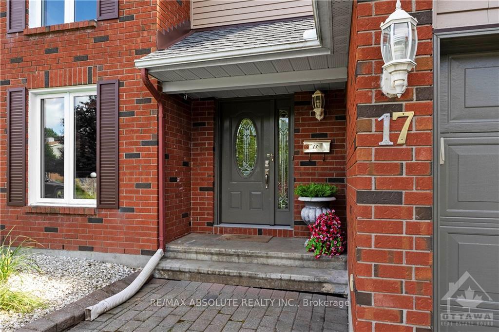 Photo 3 of 17 Sovereign Avenue, Ottawa, Craig Henry/Woodvale — HOMEH