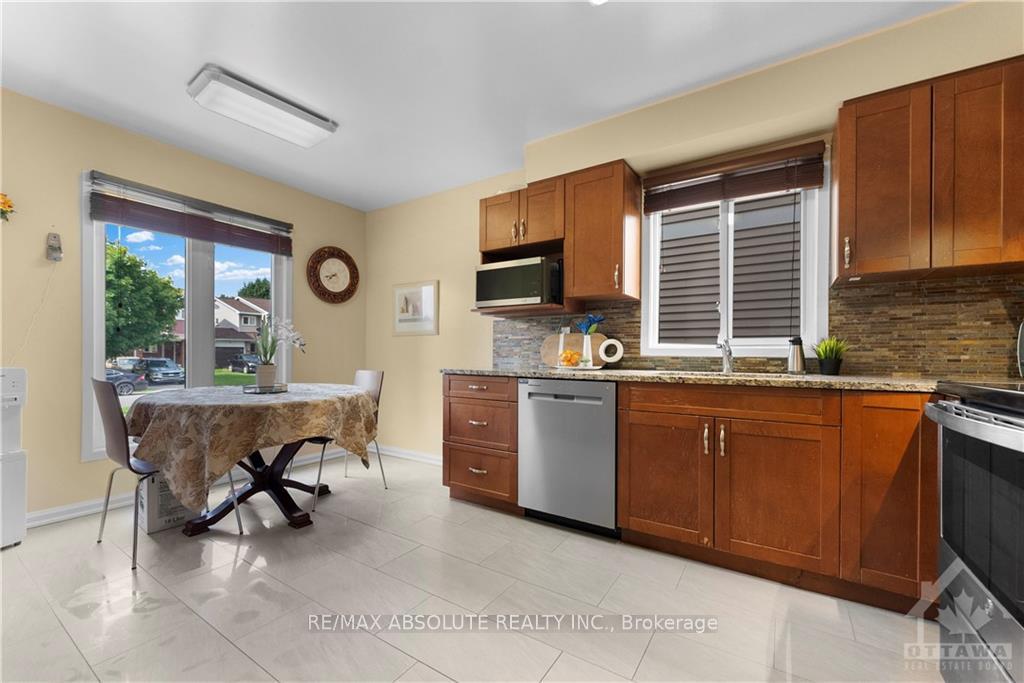 Photo 4 of 17 Sovereign Avenue, Ottawa, Craig Henry/Woodvale — HOMEH