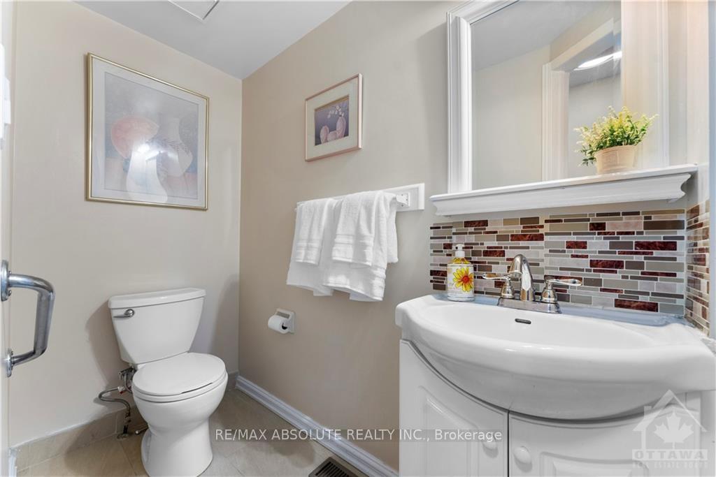 Photo 7 of 17 Sovereign Avenue, Ottawa, Craig Henry/Woodvale — HOMEH