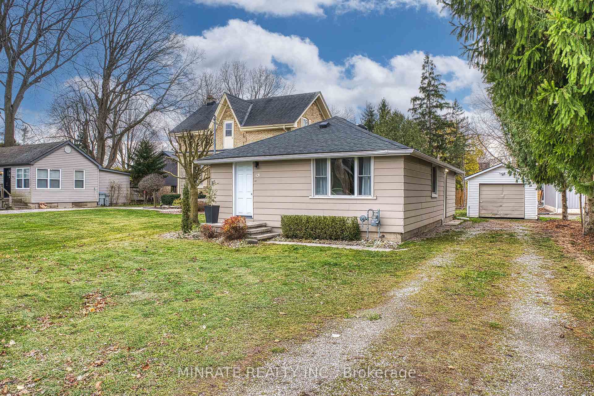 Front of 247 Huron Street W