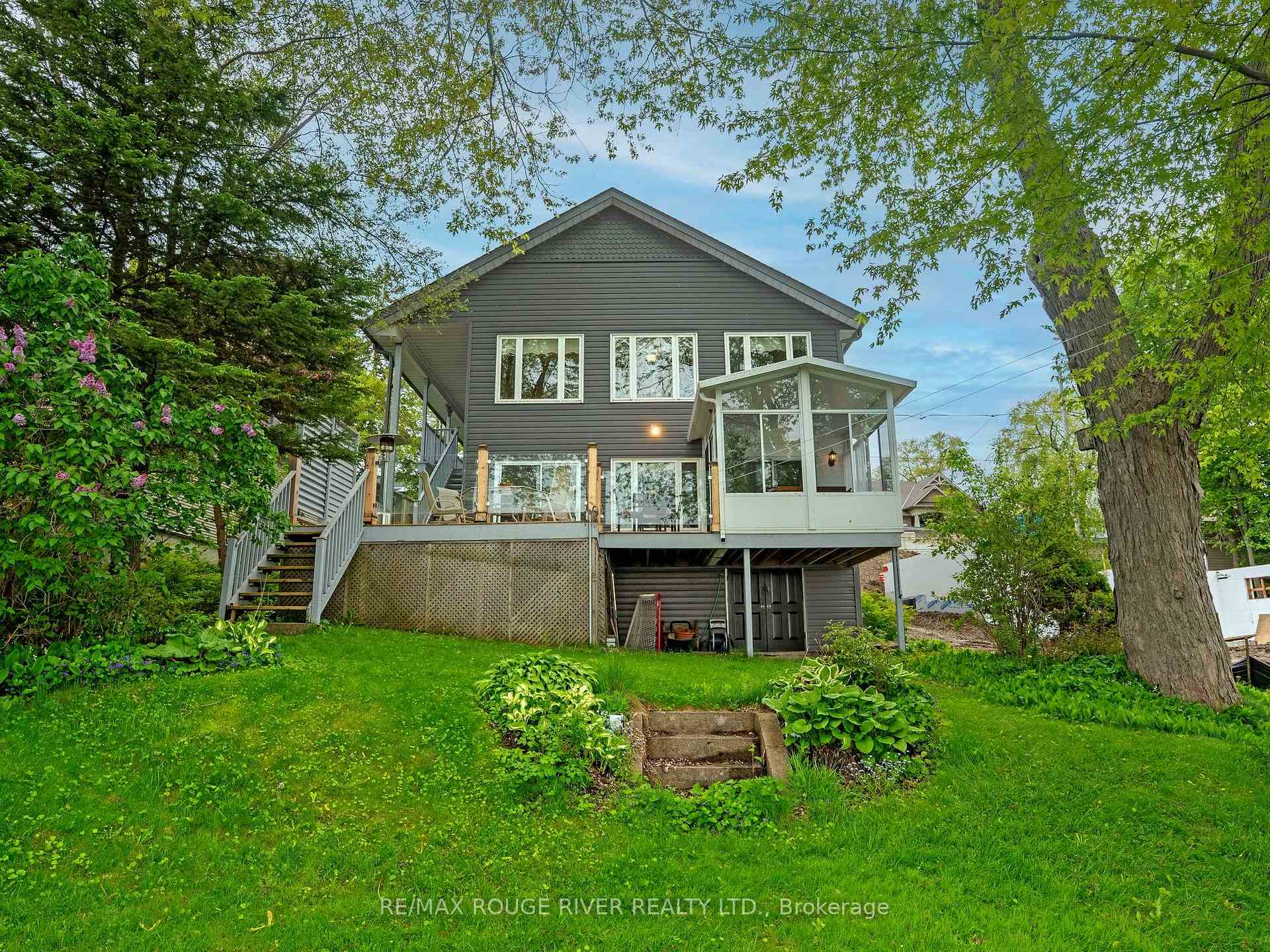 Photo 2 of 39 Coulcliff Boulevard, Scugog, Port Perry — HOMEH