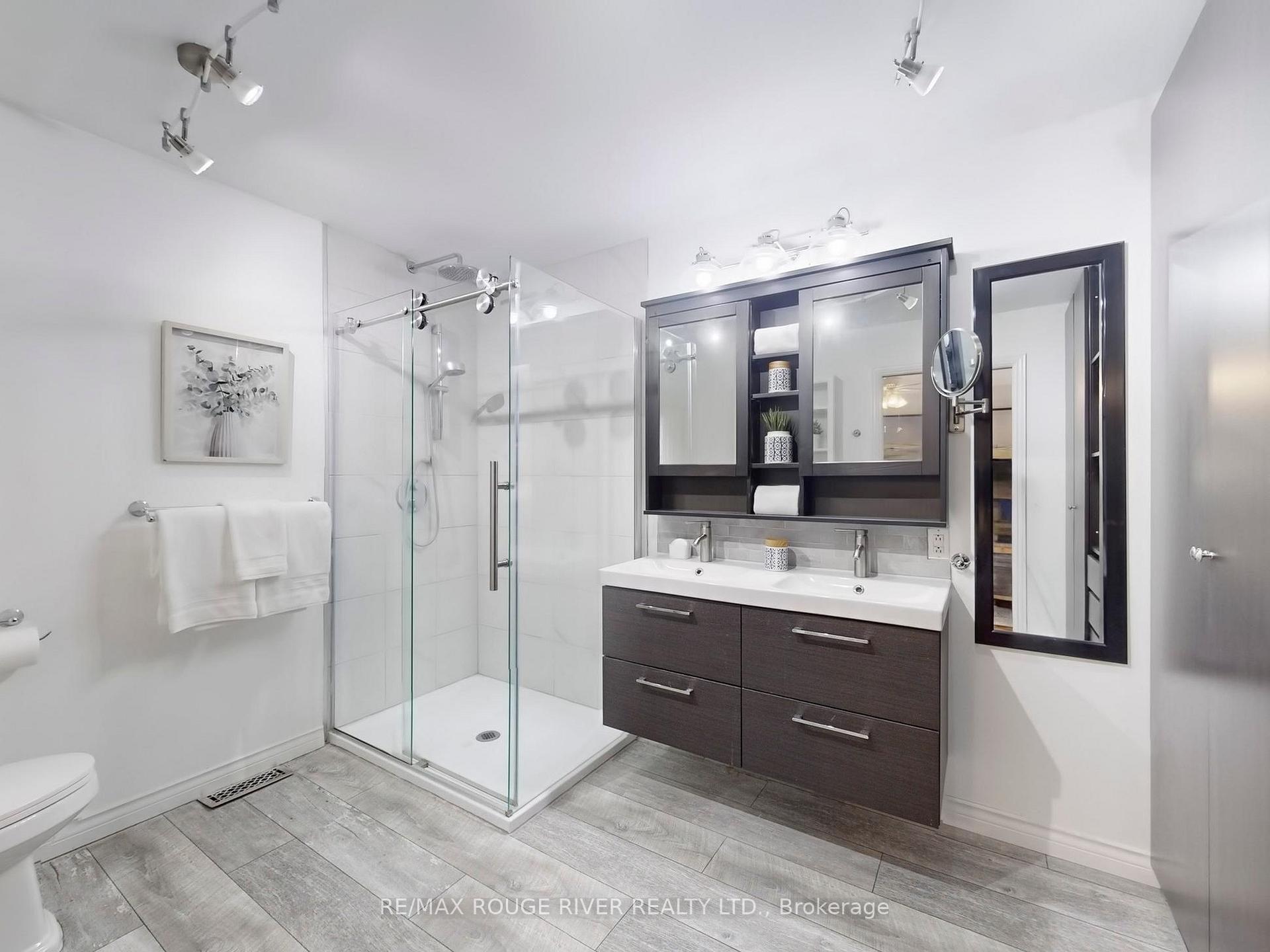 Photo 17 of 39 Coulcliff Boulevard, Scugog, Port Perry — HOMEH