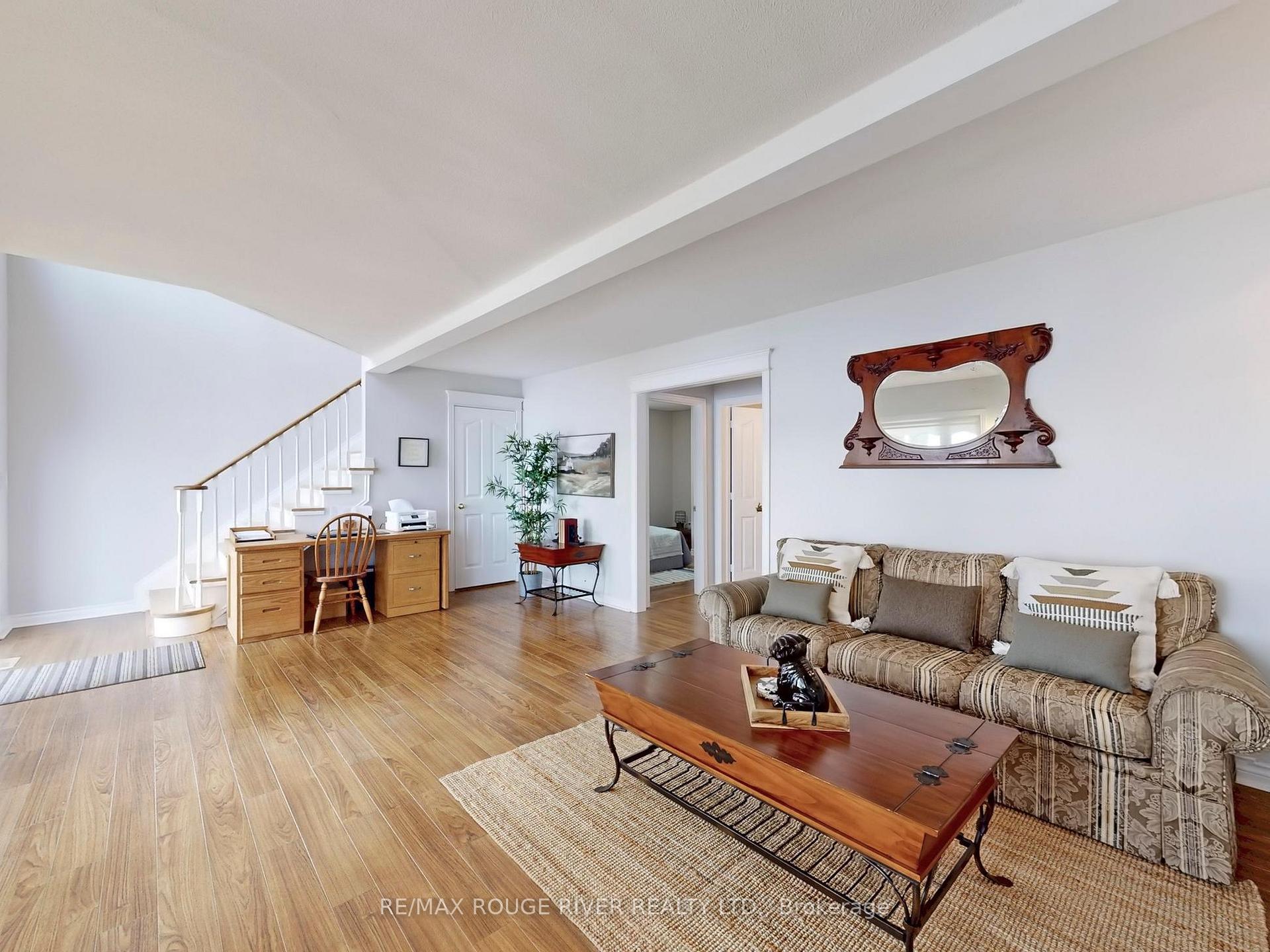 Photo 26 of 39 Coulcliff Boulevard, Scugog, Port Perry — HOMEH