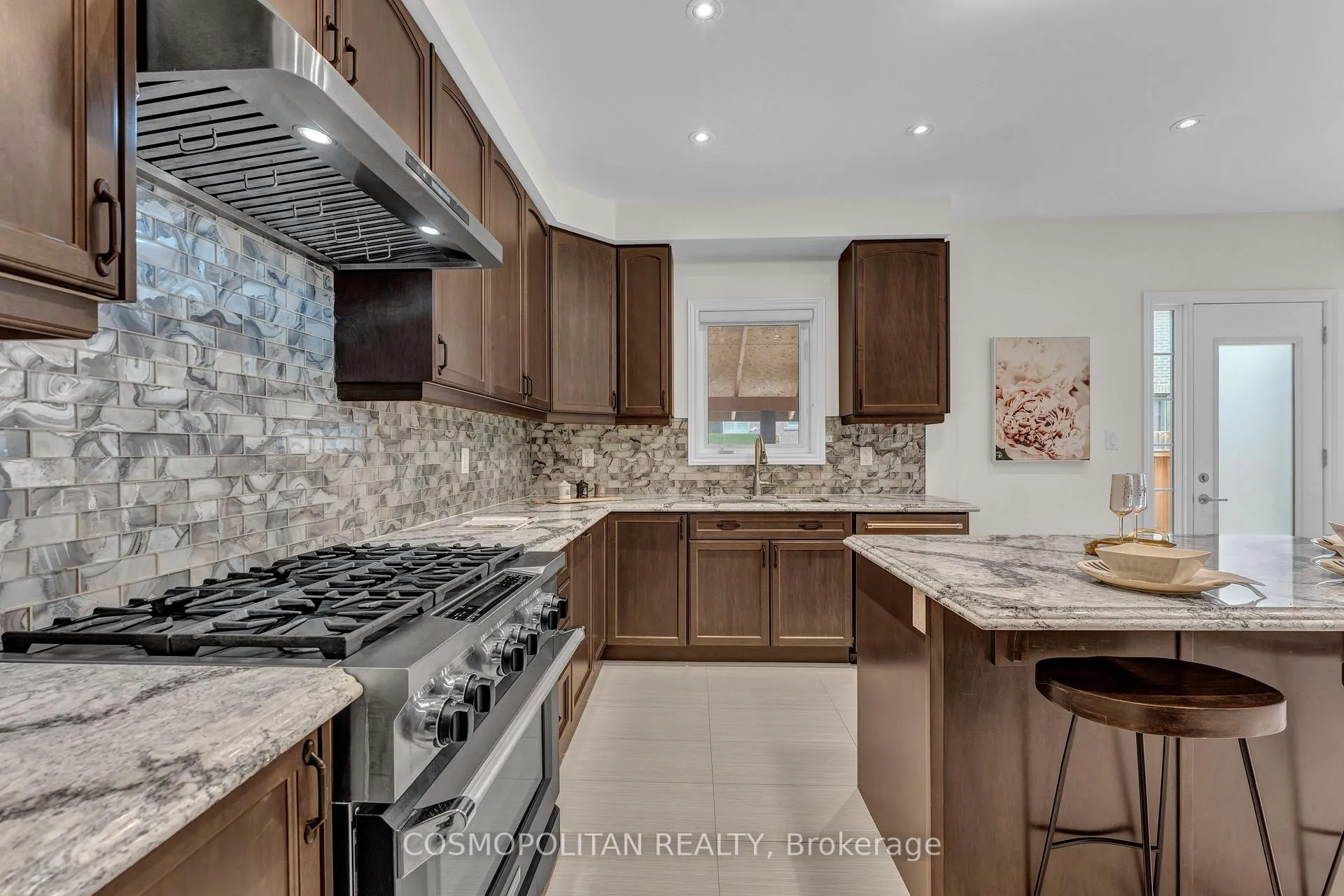 Photo 8 of 10 Loomis Road, Brampton, Northwest Brampton — HOMEH
