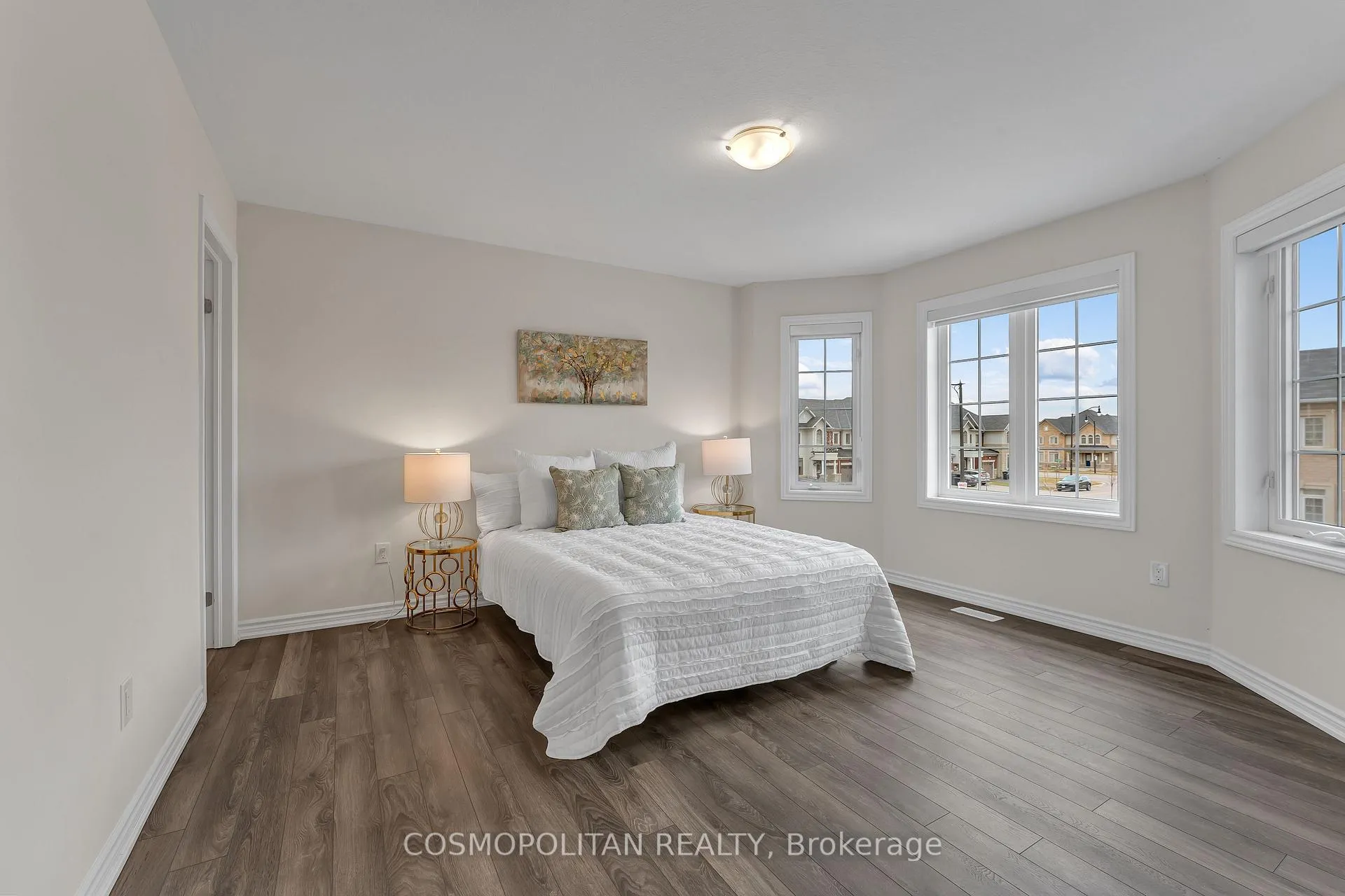 Photo 12 of 10 Loomis Road, Brampton, Northwest Brampton — HOMEH