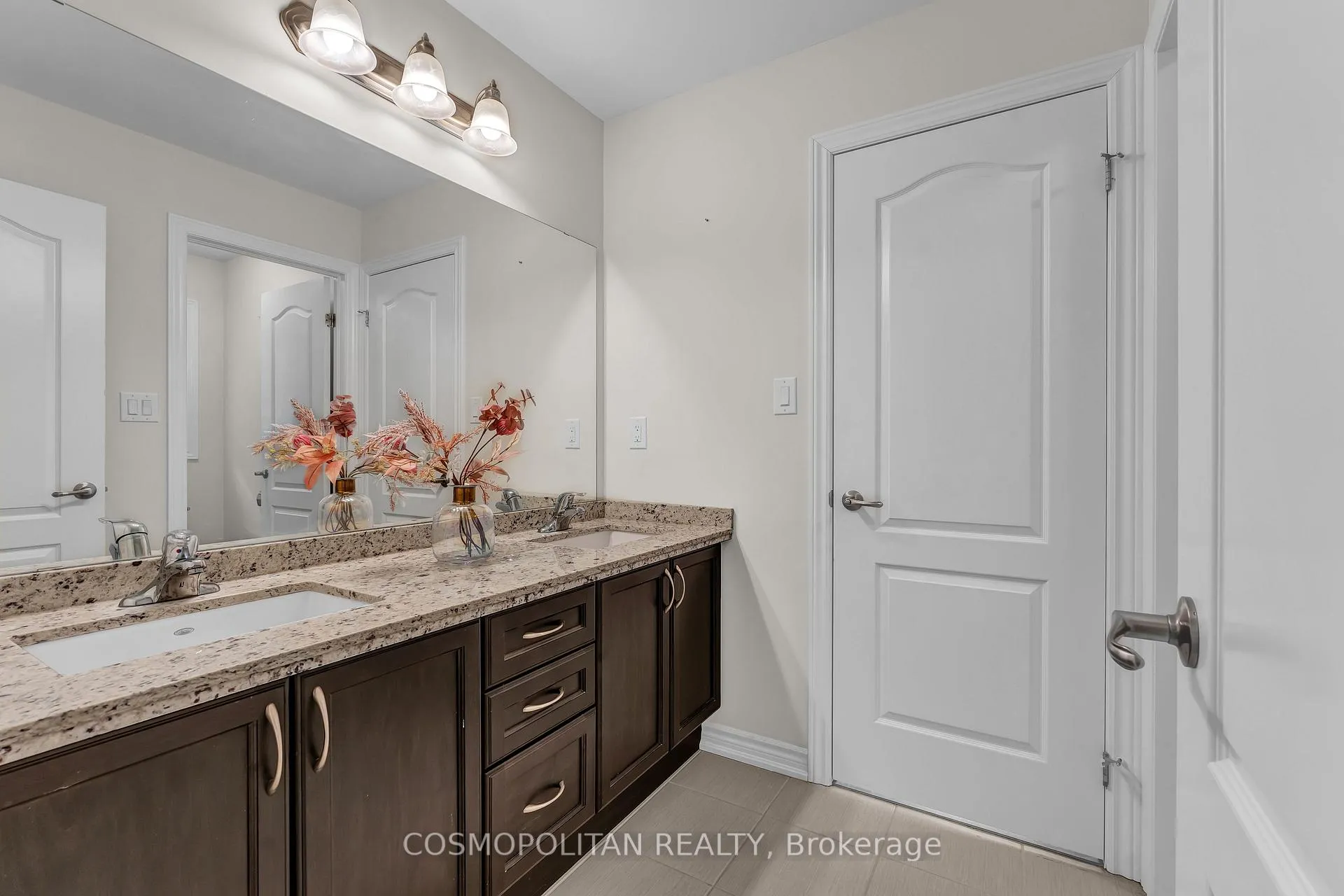 Photo 14 of 10 Loomis Road, Brampton, Northwest Brampton — HOMEH