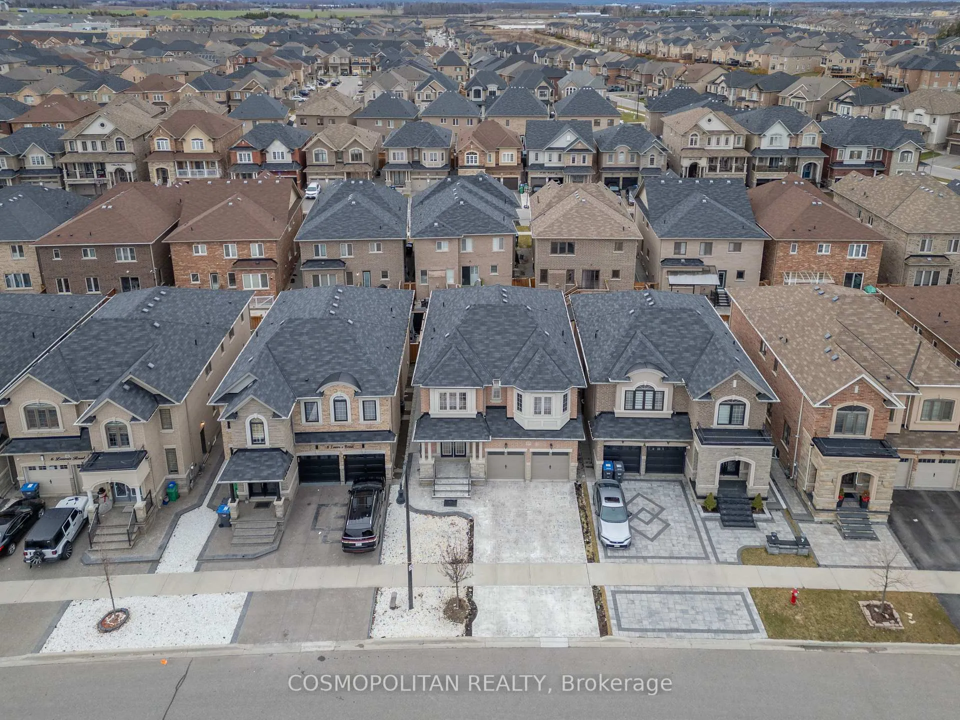Photo 3 of 10 Loomis Road, Brampton, Northwest Brampton — HOMEH