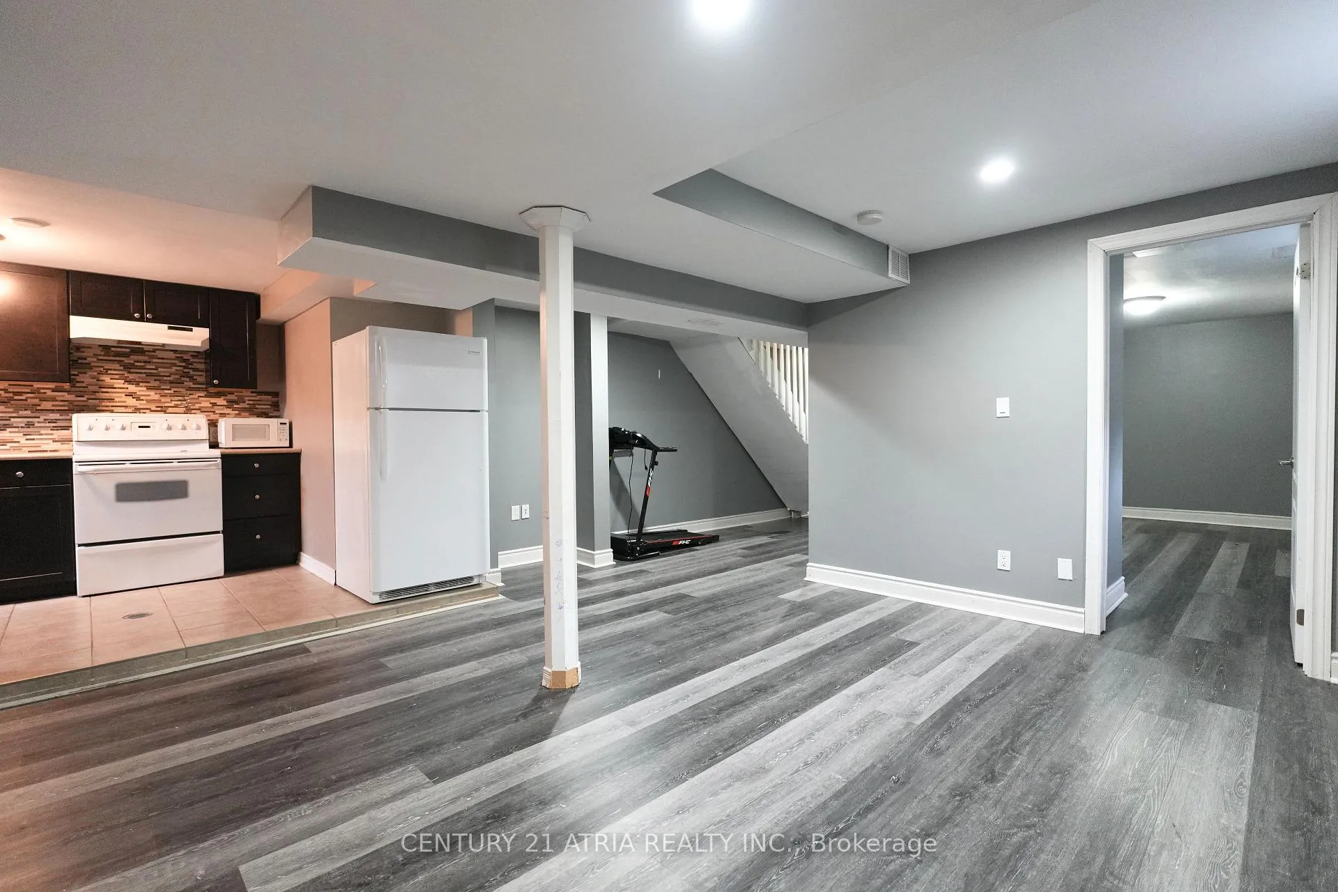 Photo 6 of 36 Lansing Square, Brampton, Heart Lake West — HOMEH