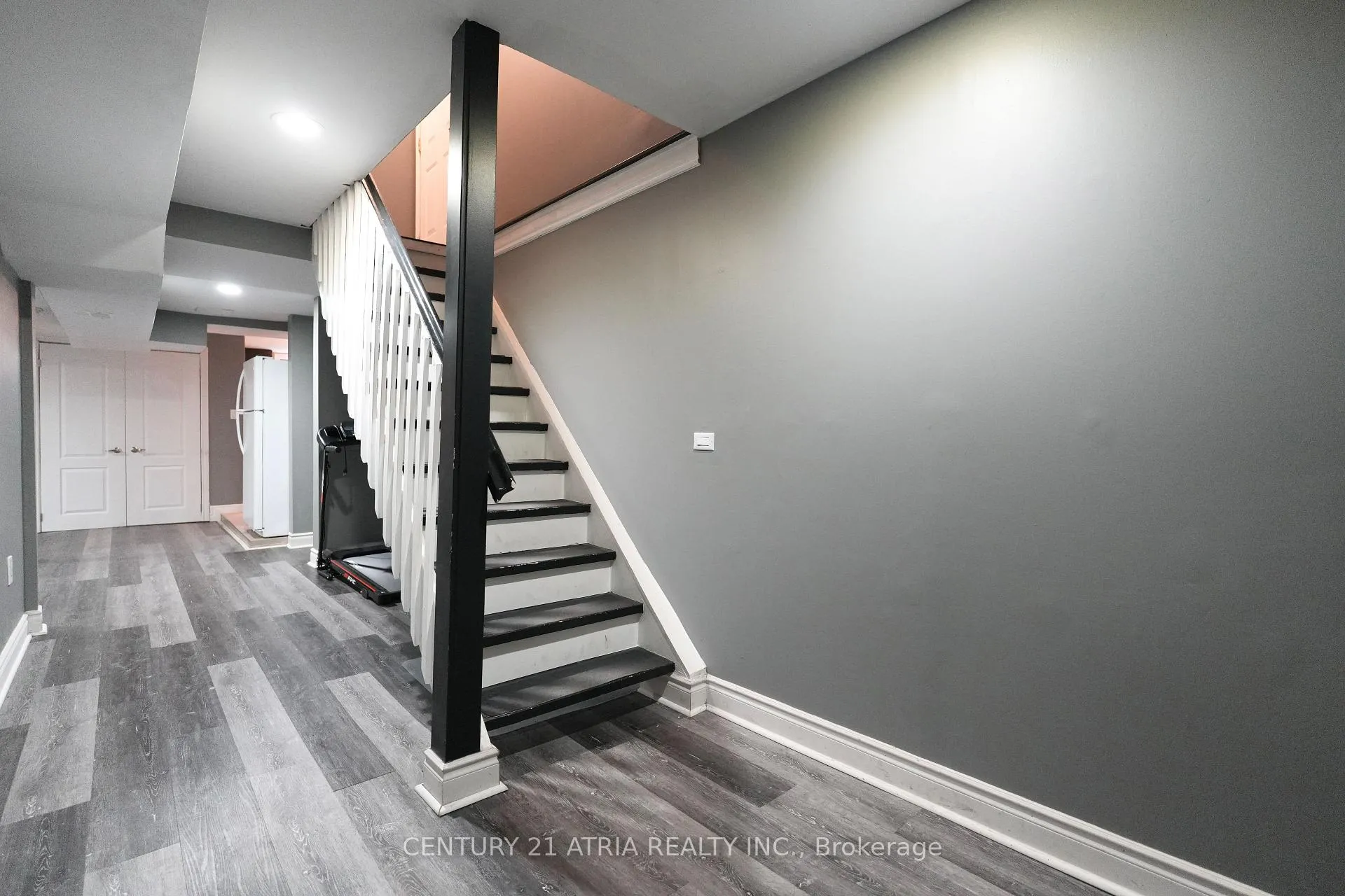 Photo 11 of 36 Lansing Square, Brampton, Heart Lake West — HOMEH