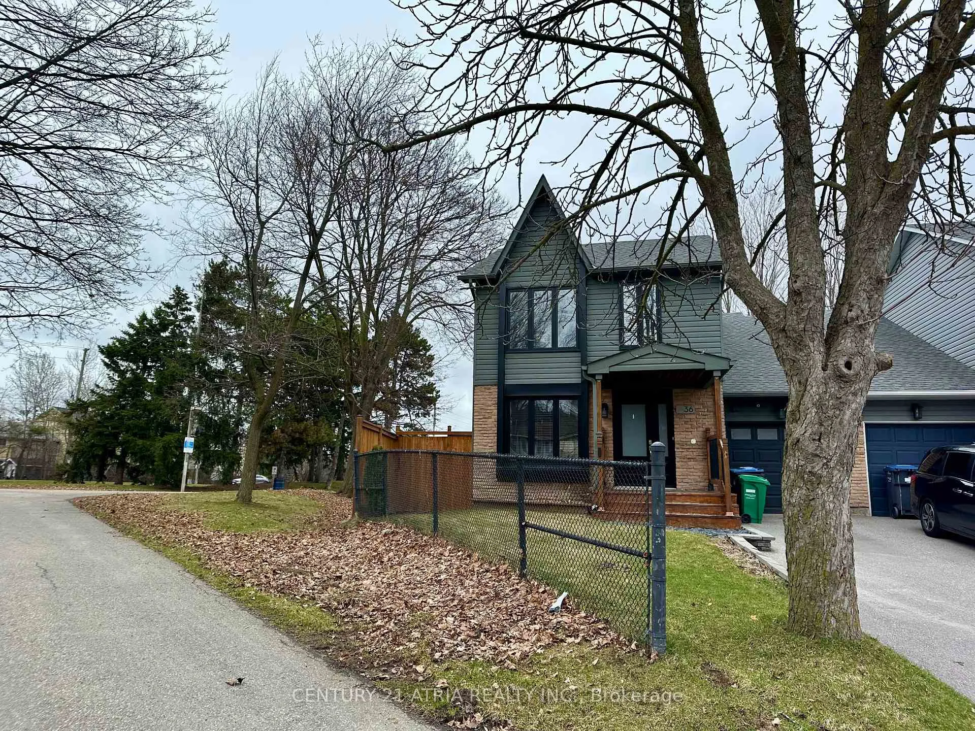 Photo 18 of 36 Lansing Square, Brampton, Heart Lake West — HOMEH