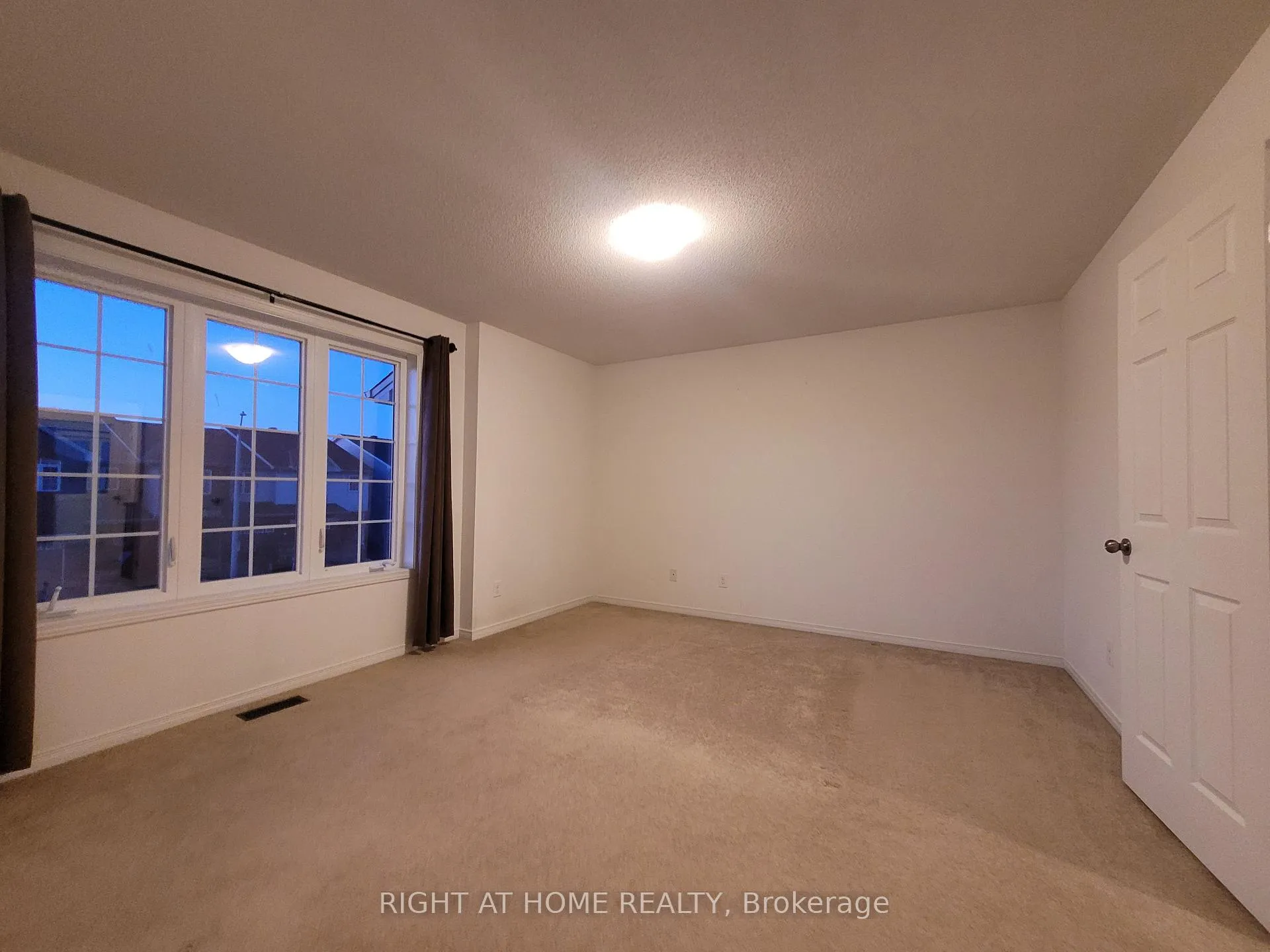 Photo 13 of 204 Rolling Meadow Crescent, Ottawa, Mer Bleue/Bradley Estates/Anderson Park — HOMEH