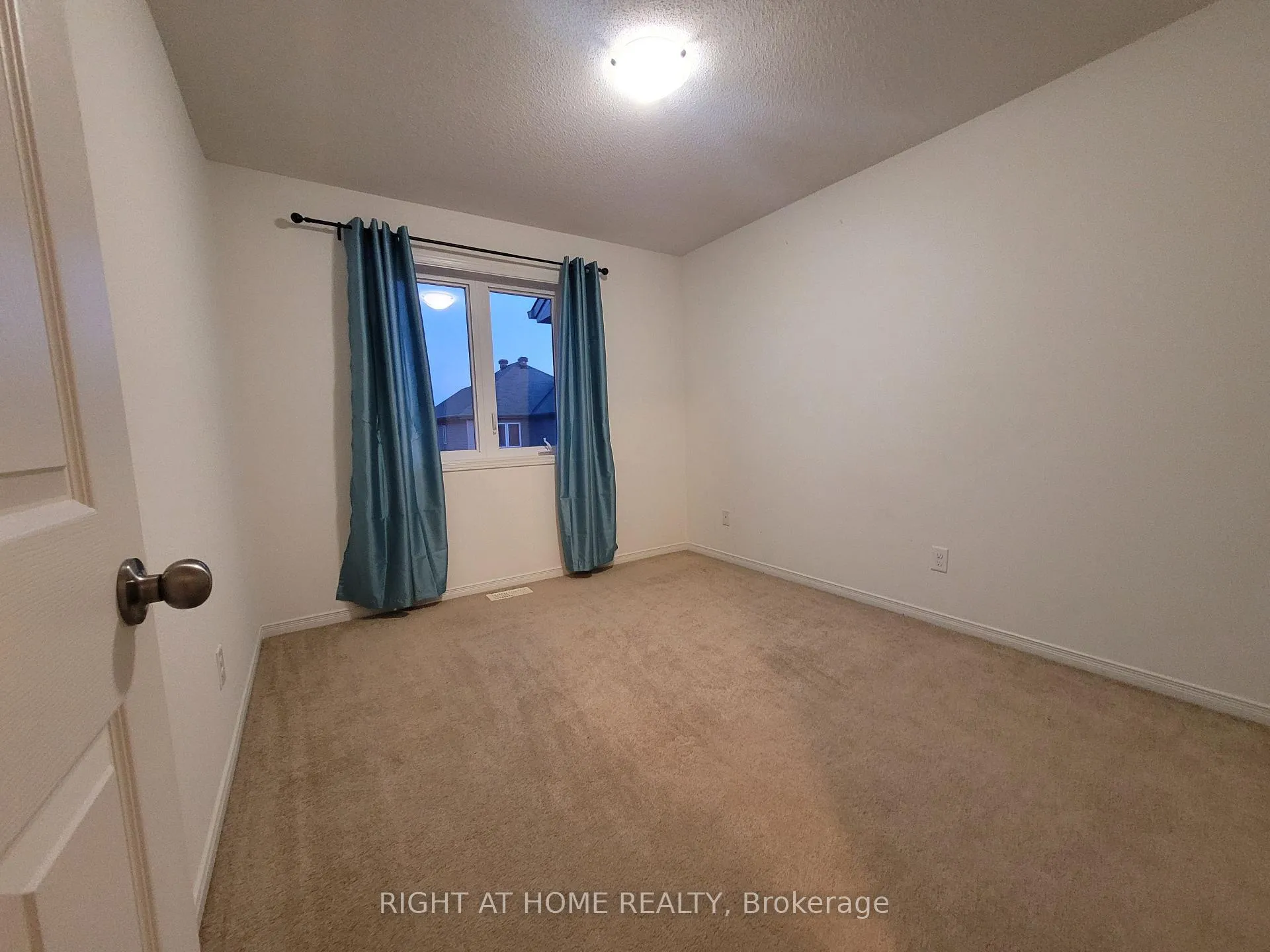 Photo 16 of 204 Rolling Meadow Crescent, Ottawa, Mer Bleue/Bradley Estates/Anderson Park — HOMEH