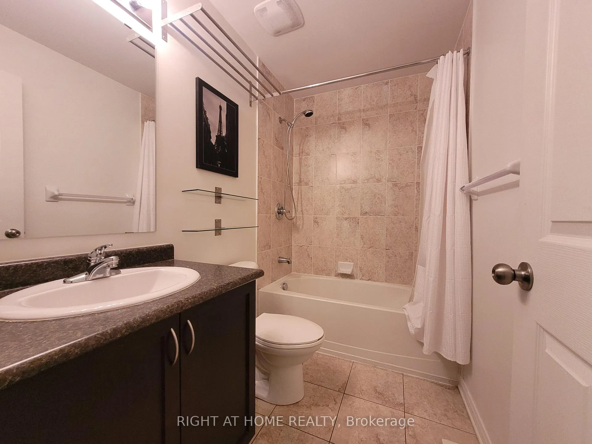 Photo 17 of 204 Rolling Meadow Crescent, Ottawa, Mer Bleue/Bradley Estates/Anderson Park — HOMEH