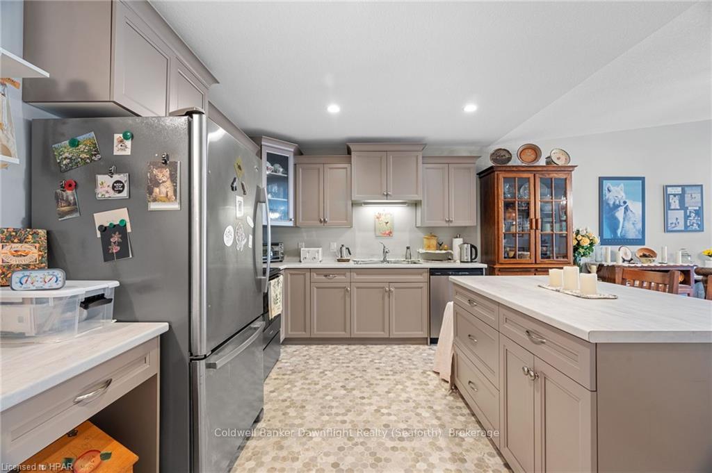 Photo 7 of 45 Devon Drive, South Huron, Exeter — HOMEH