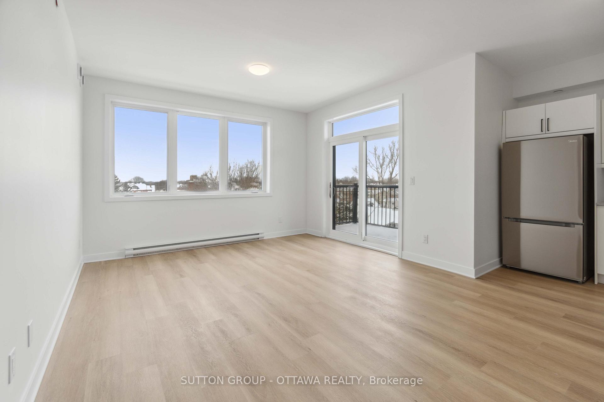 Photo 2 of Unit 210, 7 Maple Avenue, Smiths Falls — HOMEH