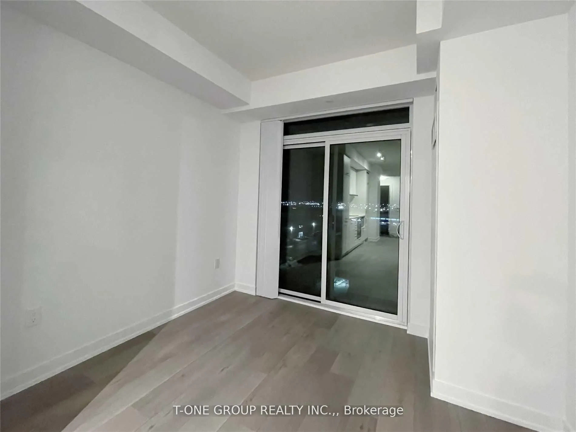 Photo 14 of Unit 815, 38 Honeycrisp Crescent, Vaughan, Vaughan Corporate Centre — HOMEH