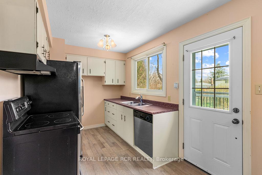 Photo 12 of 435 Robert Street, Shelburne — HOMEH