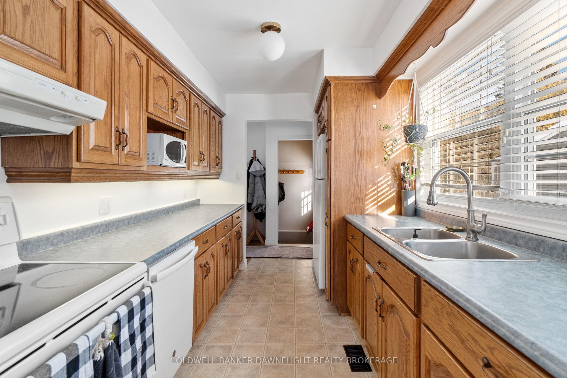 Photo 10 of 142 Anne Street, South Huron, Exeter — HOMEH