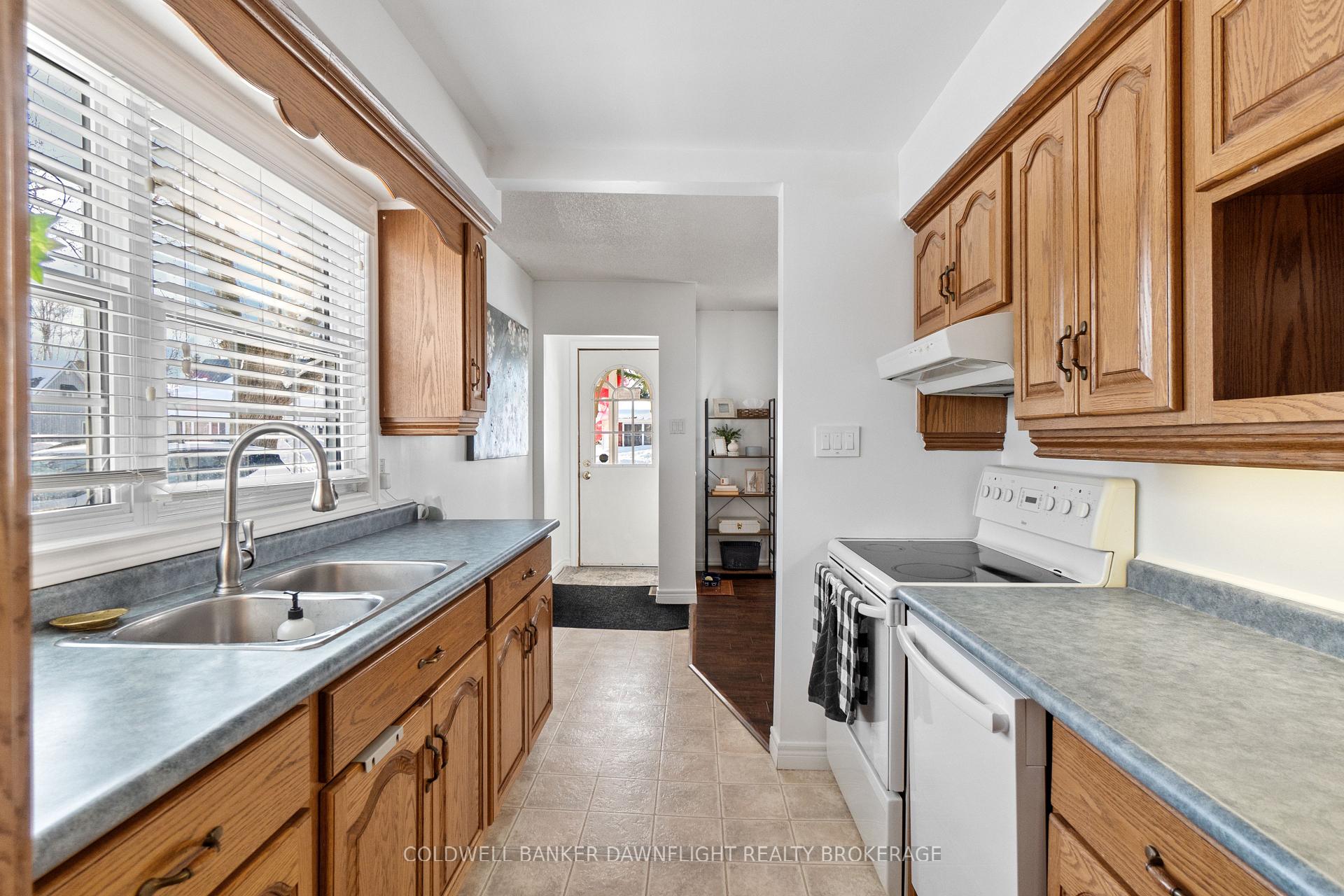 Photo 11 of 142 Anne Street, South Huron, Exeter — HOMEH