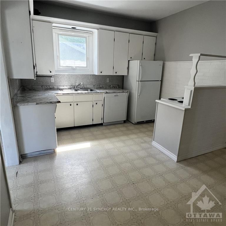 Photo 5 of 46 Victoria Avenue, Smiths Falls — HOMEH