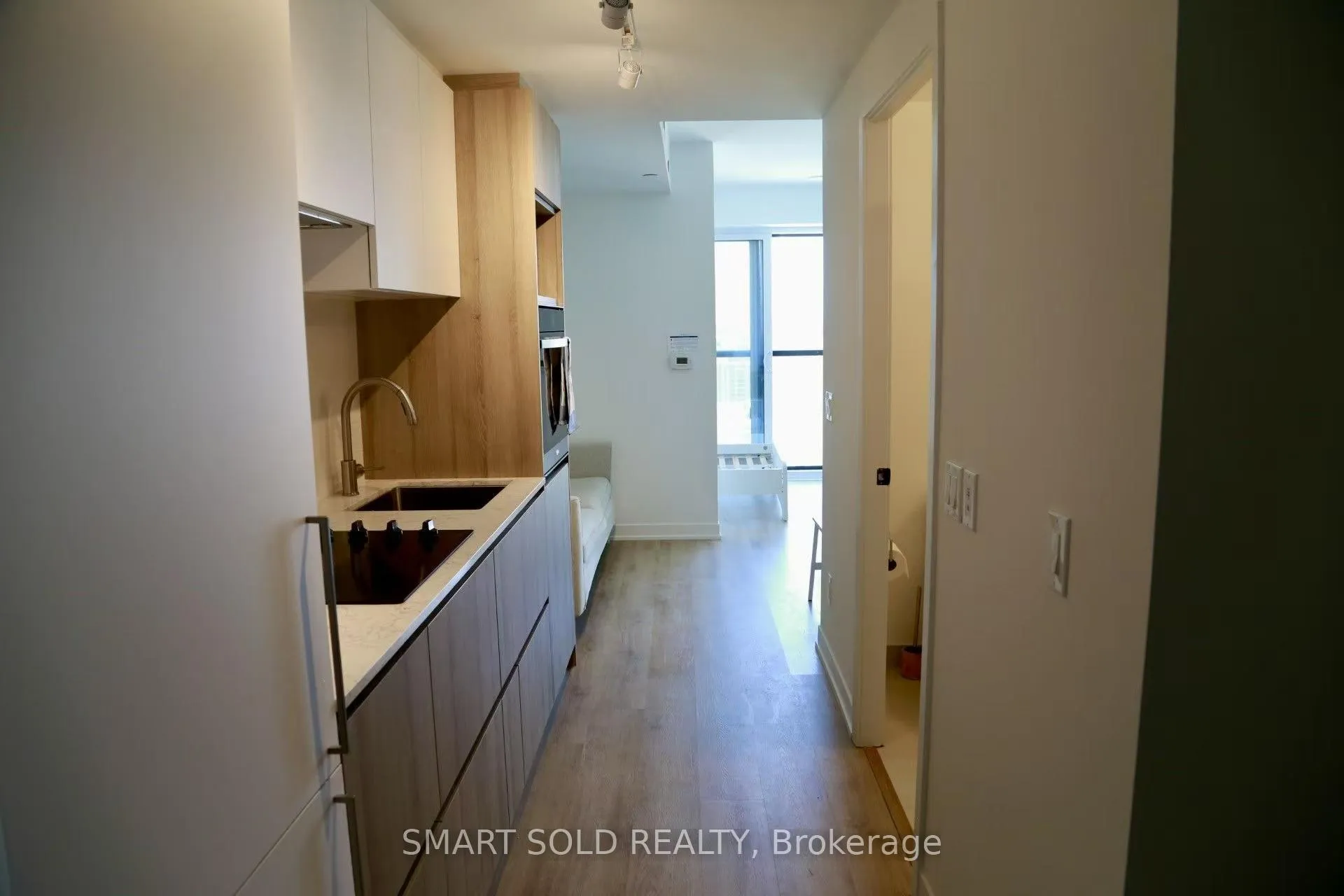 Front of Unit 3109, 319 Jarvis Street