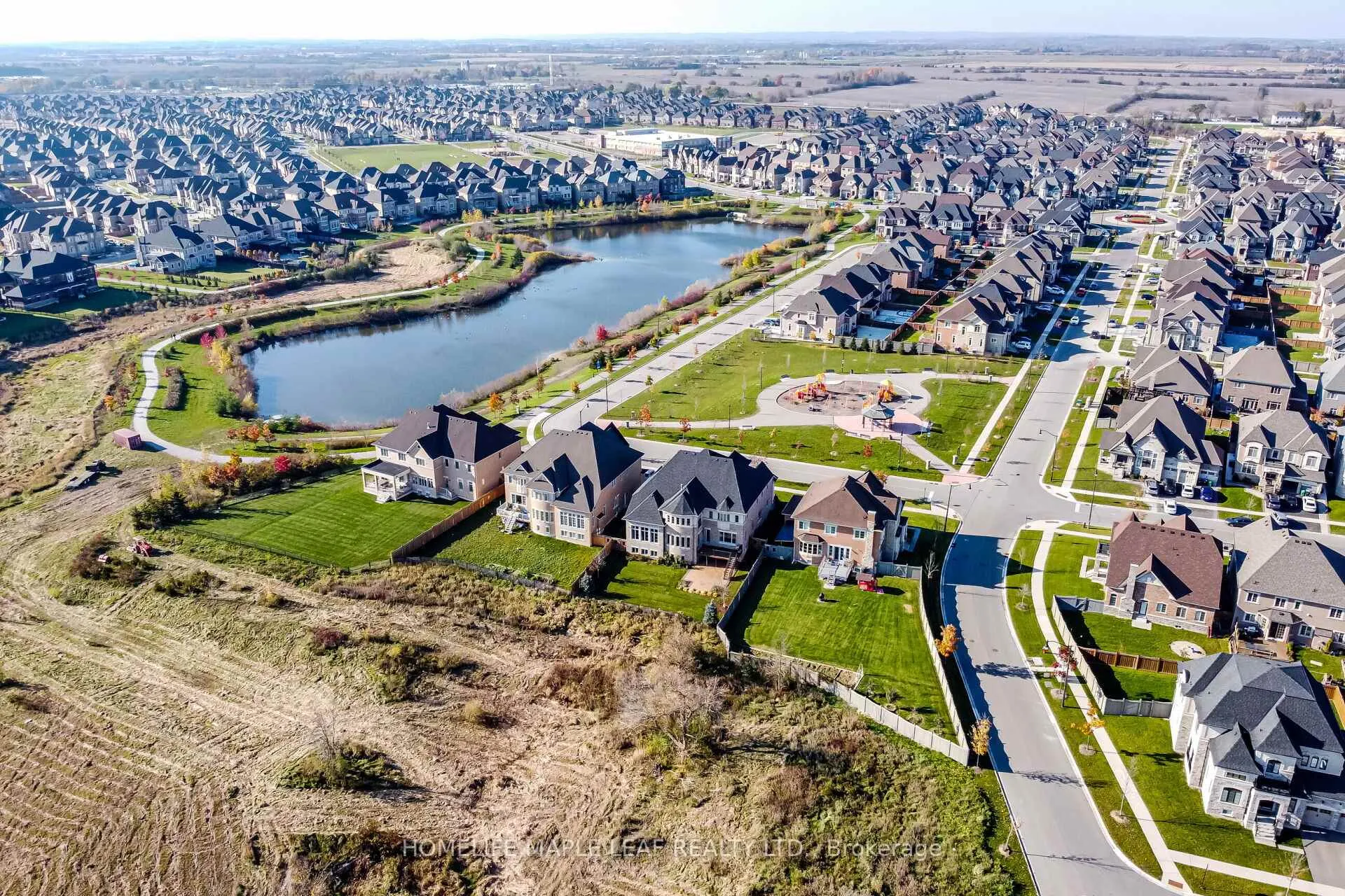 Photo 2 of 44 Herringbone Crescent, Brampton, Toronto Gore Rural Estate — HOMEH